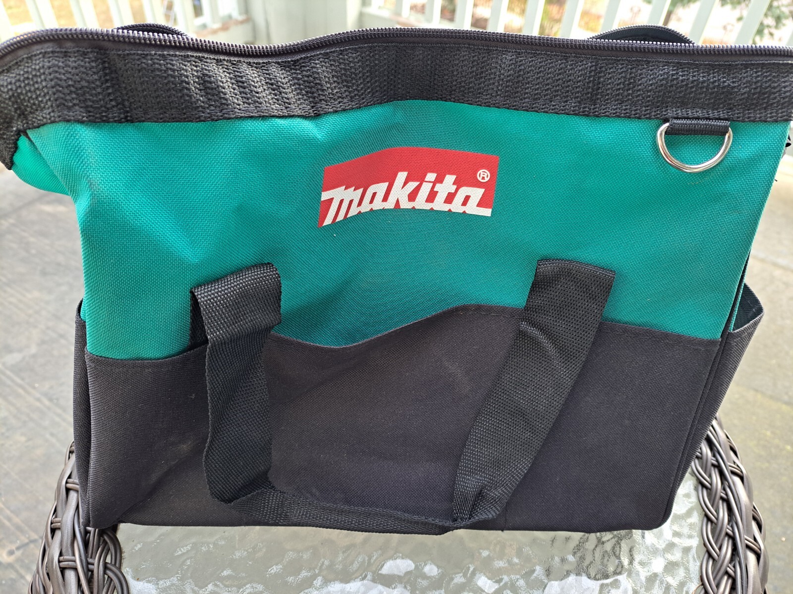 Makita 14″x 9″ x 11″ Tool Bag/Case 8 Pockets Fr 18V Drill, Saw 18 Volt Strap