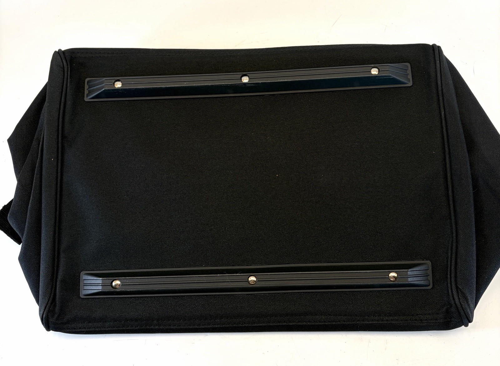 DeWalt 15 X 10 X 9 in Heavy Duty Nylon Contractor Tool Bag With 3 Pockets
