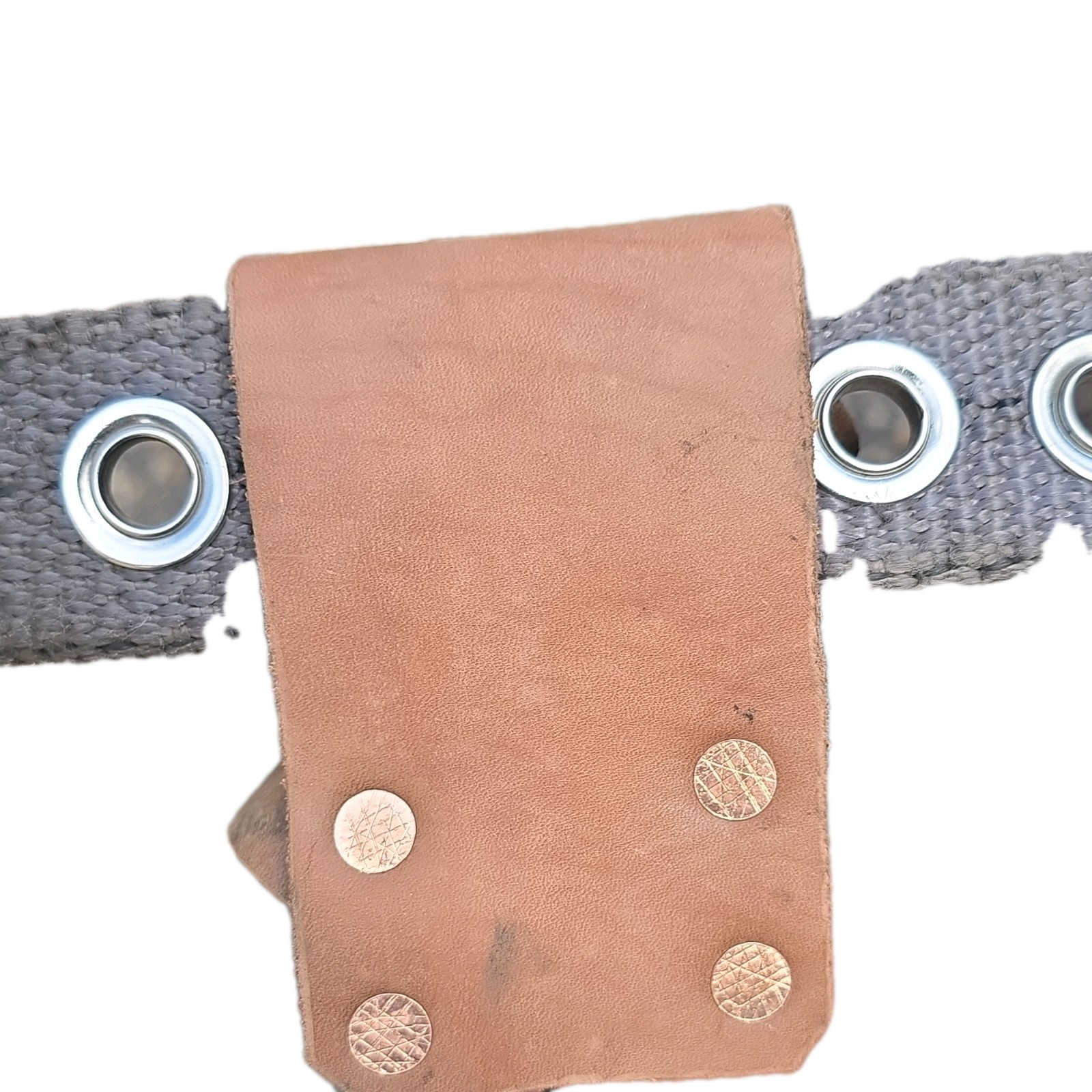 Leather Bar Holder For any Harnnes belt.