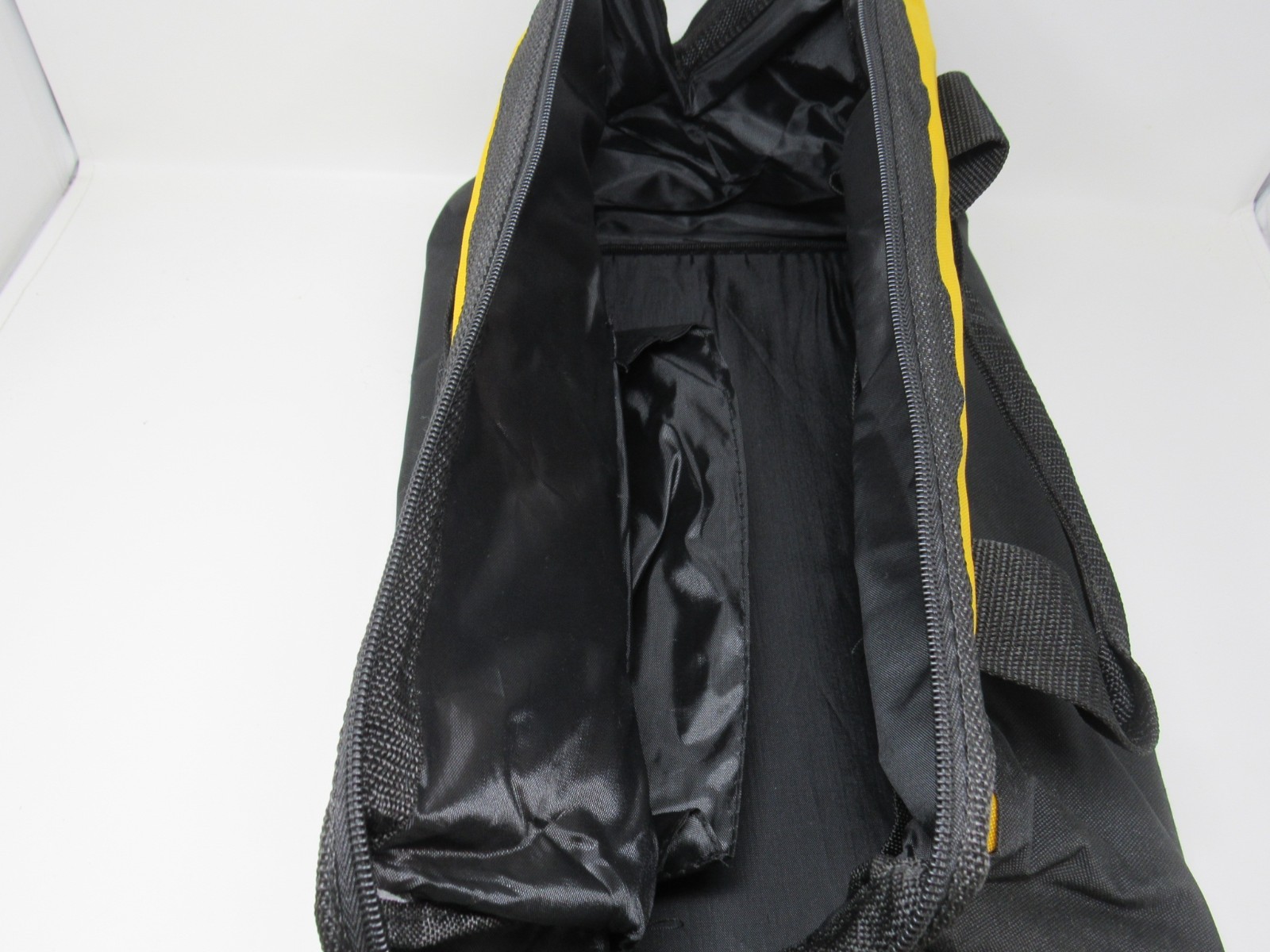 Dewalt 18-in Heavy Duty Contractor Tool Bag 62480701