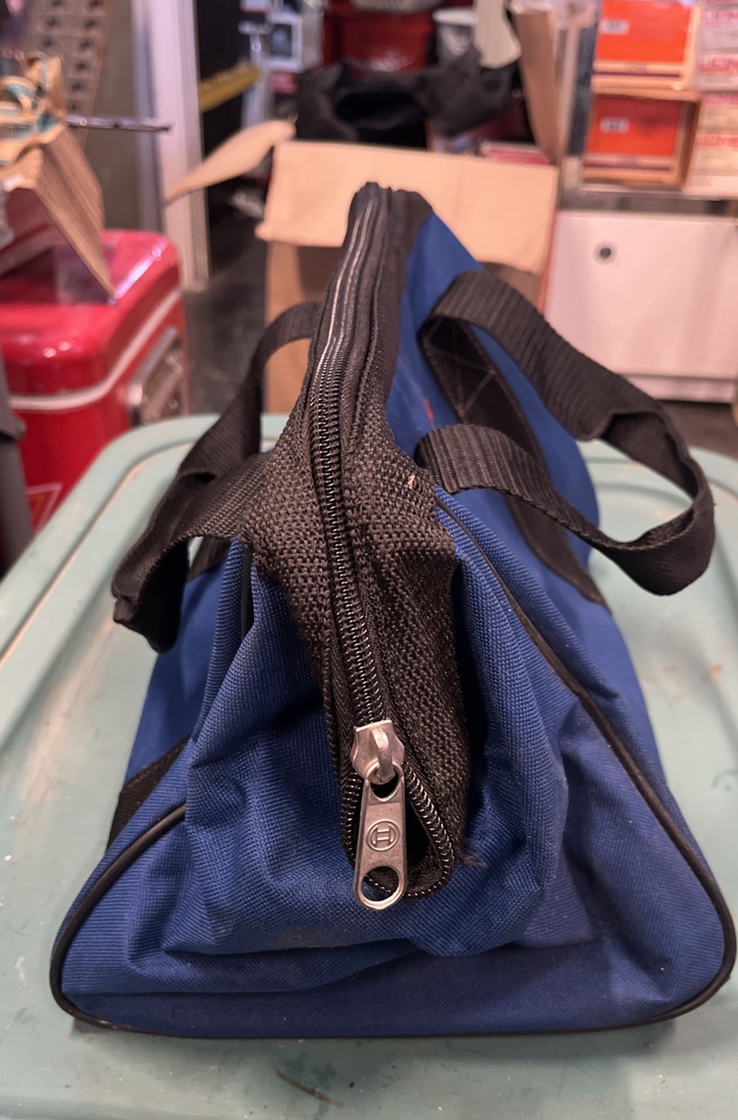 Bosch Medium Heavy Duty Canvas Tool Bag 13” x 9” x 9” 2610041759. ( S )