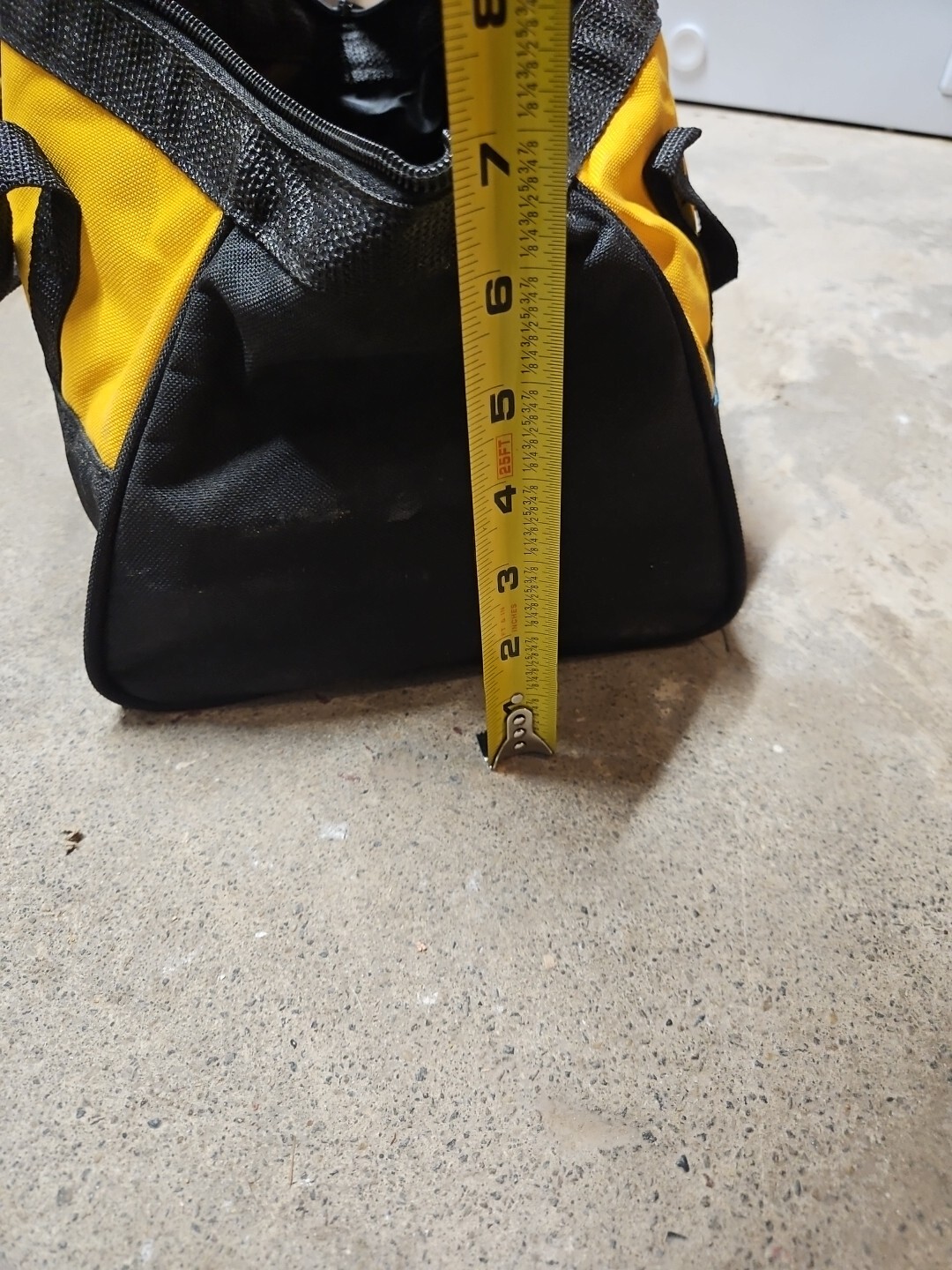 Dewalt Tool Bag – Medium 11 Inches
