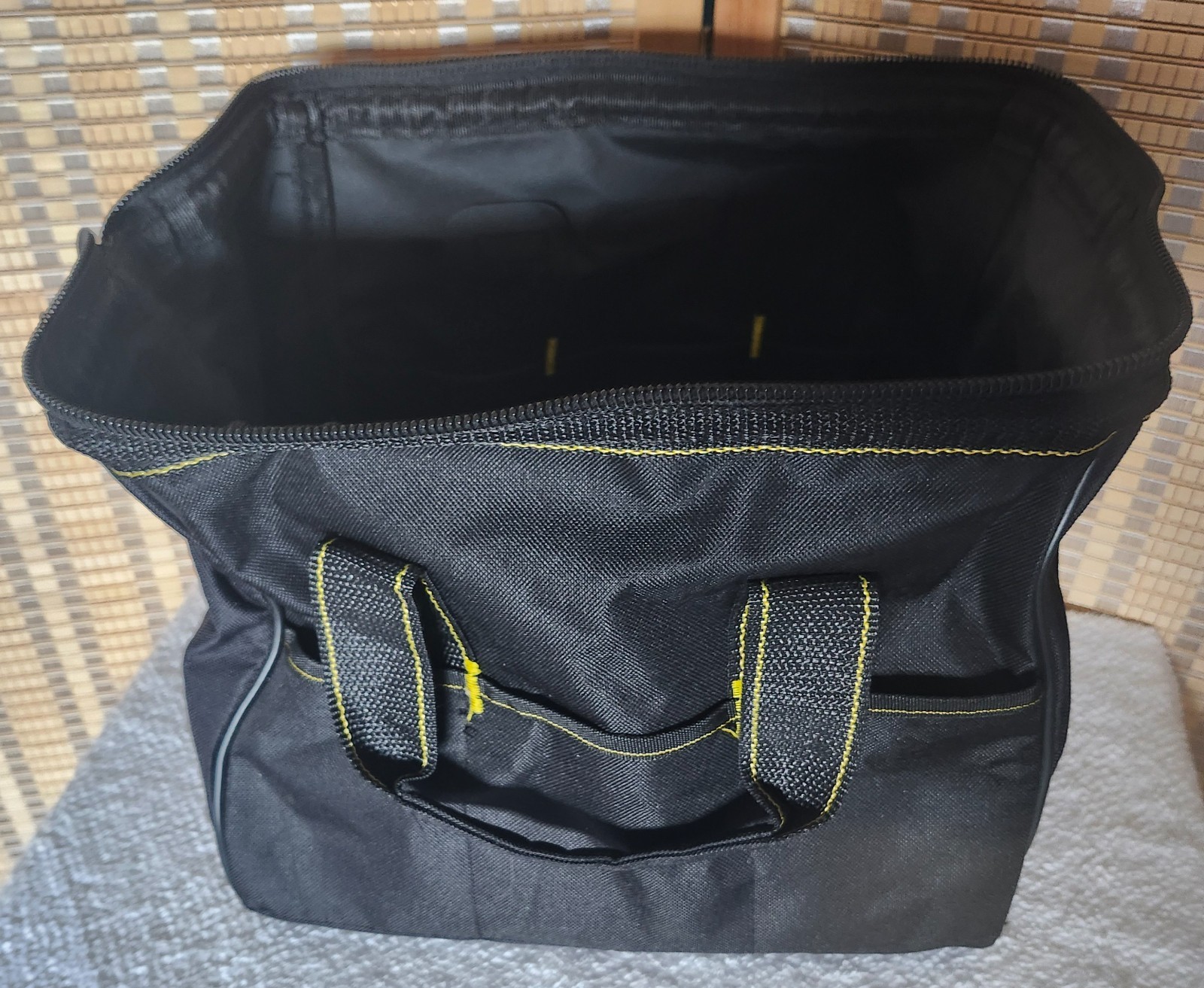 Voyager 12″ Portable Tool Bag with 21 Pockets and 24 lb Capacity Tool Bag – NEW