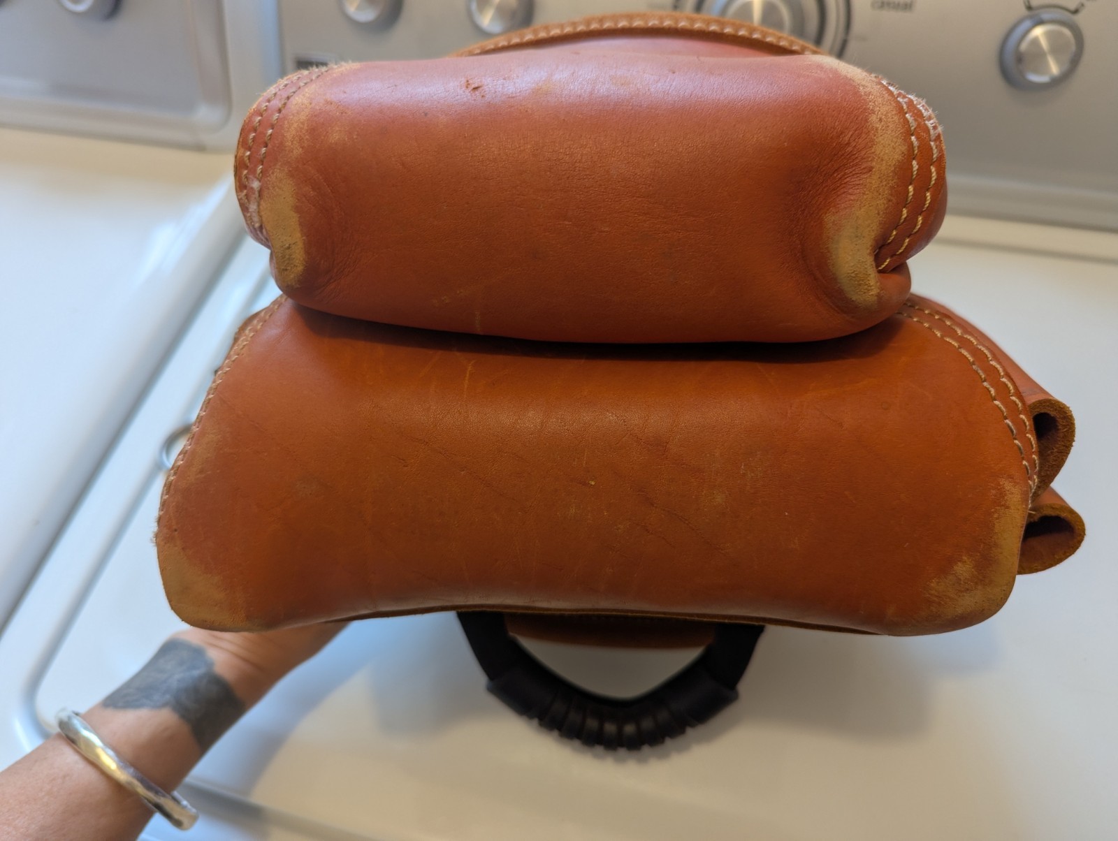 CLC Signature SeriesLeather 10 PKT Tool Bag
