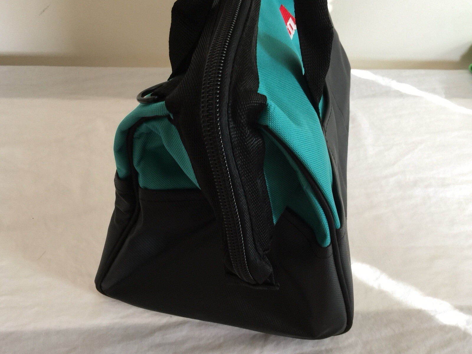 NWOT Makita Tool Bag W/ Shoulder Strap Blue Black 15”X8”X10” With Inner Pockets