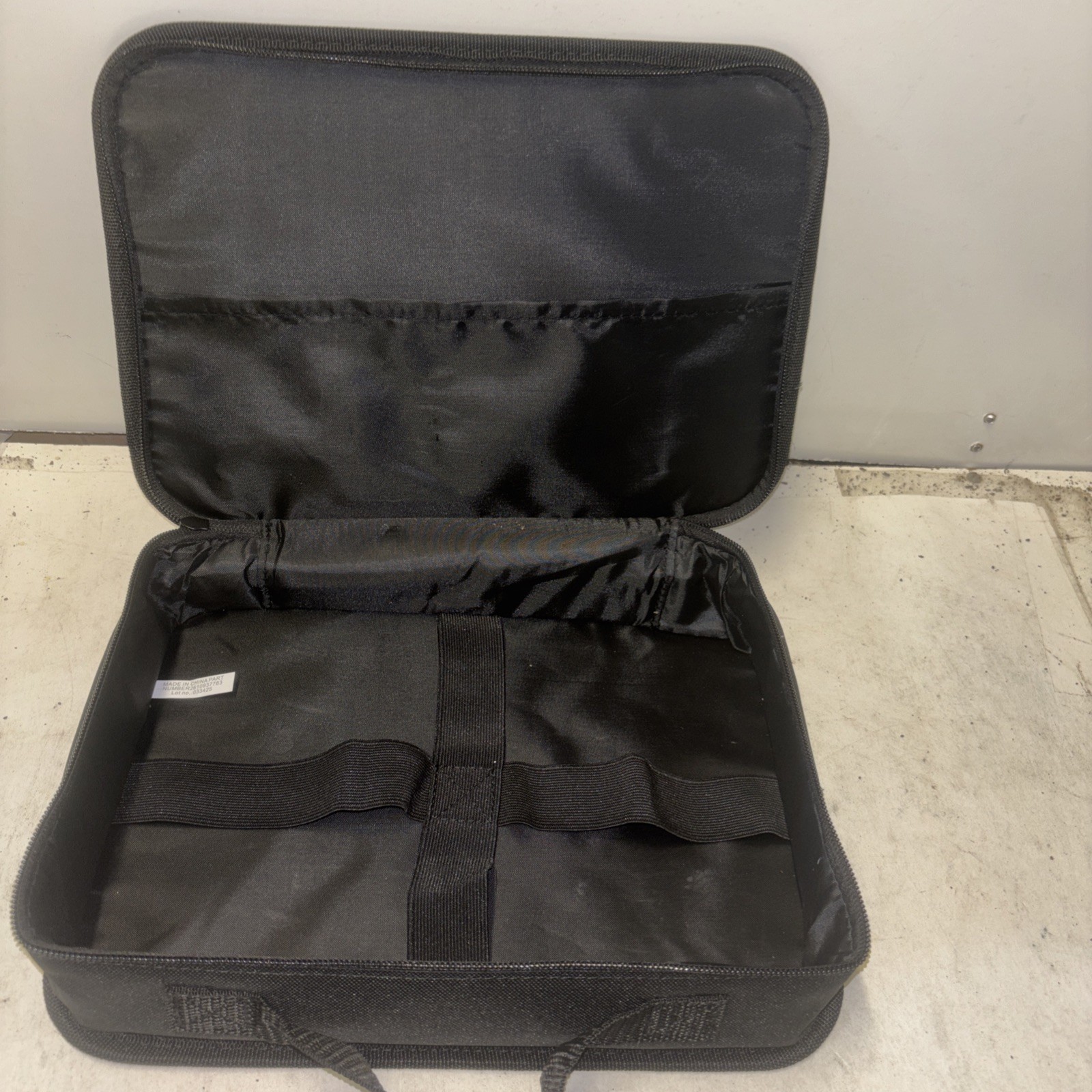 Bosch 12-in x 9-in x 3-in Contractors Tool Tote Carrying Bag with Handle.A 062