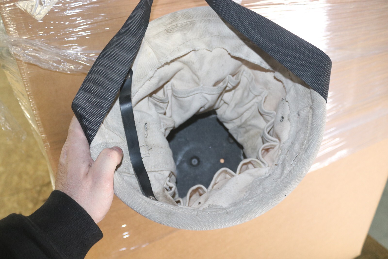 Klein Tools 5172PS Heavy-Duty Tapered Wall Bucket – 15 Pockets 5172-PS