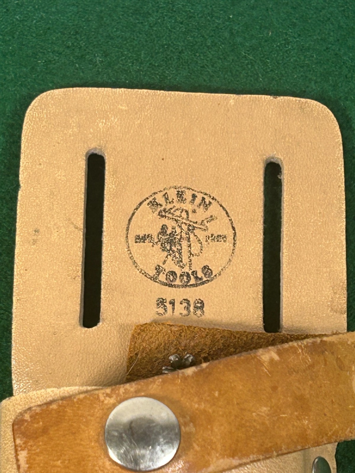 Vintah KLEIN TOOLS 5138 Leather Tool Belt Sheath Knife Pocket