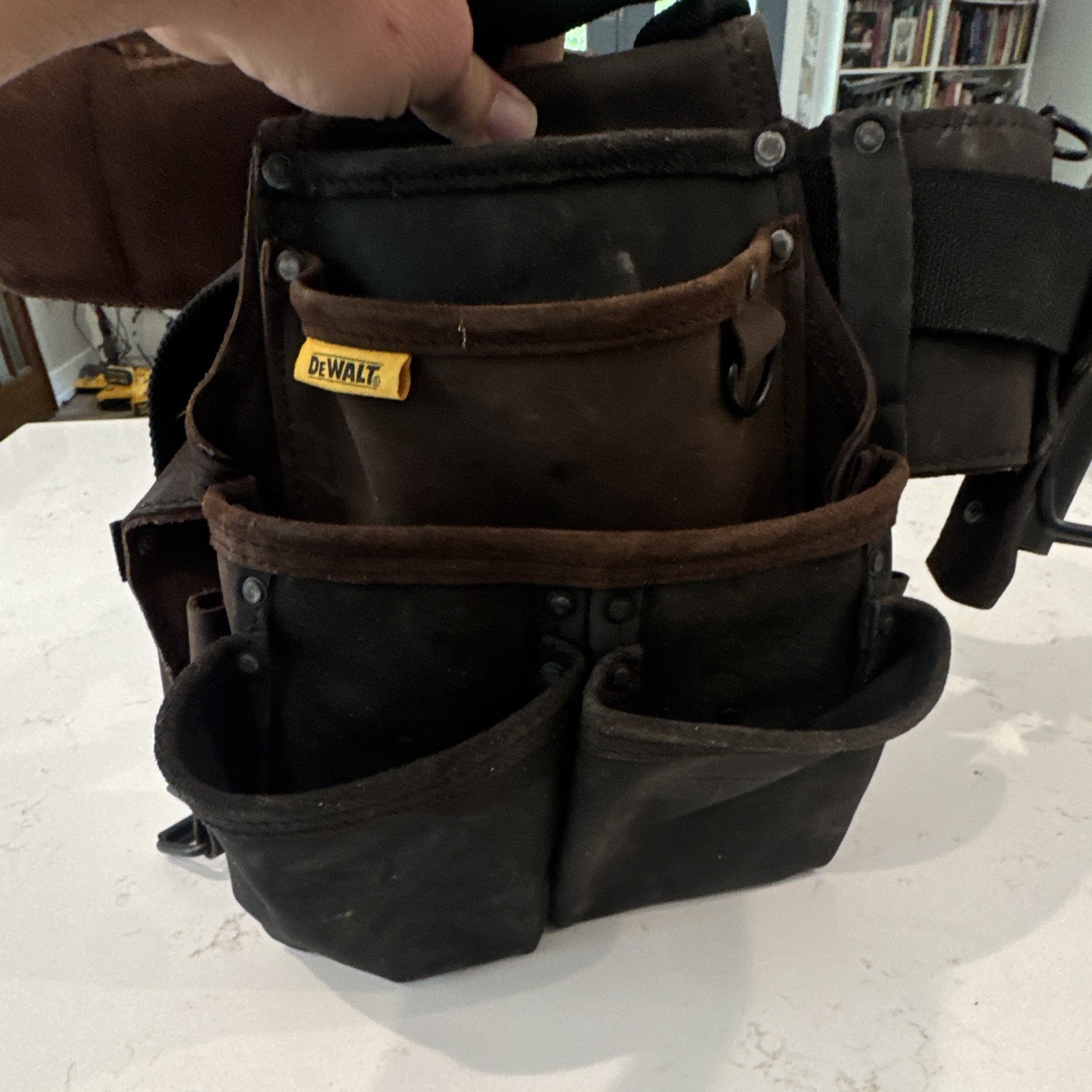 DEWALT Leather Tool Belt w/ Multiple Pouches & Holders Brown/Black