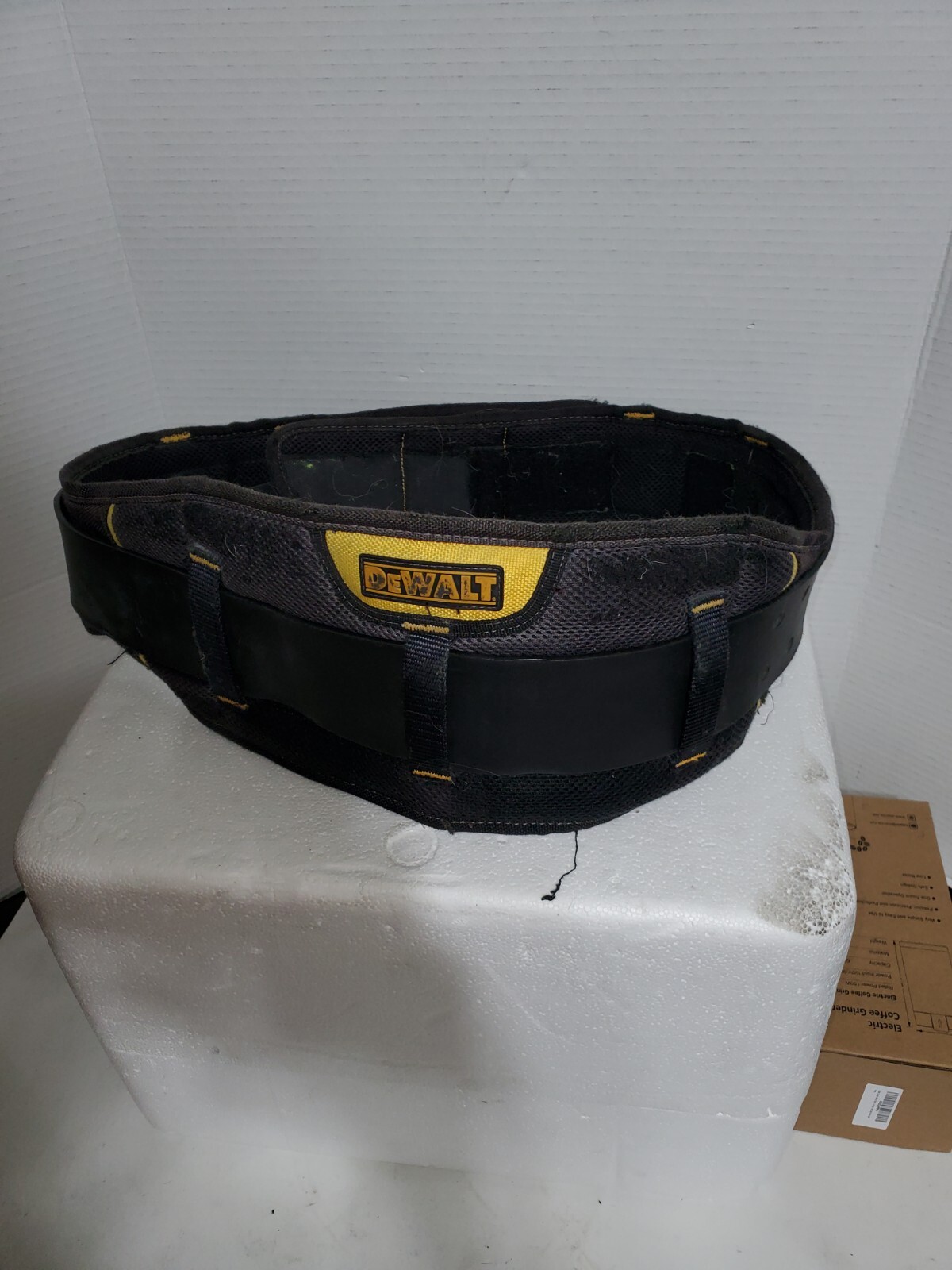 Dewalt Heavy Duty Hook Loop Tool Belt with HUSKY Heavy duty leather belt