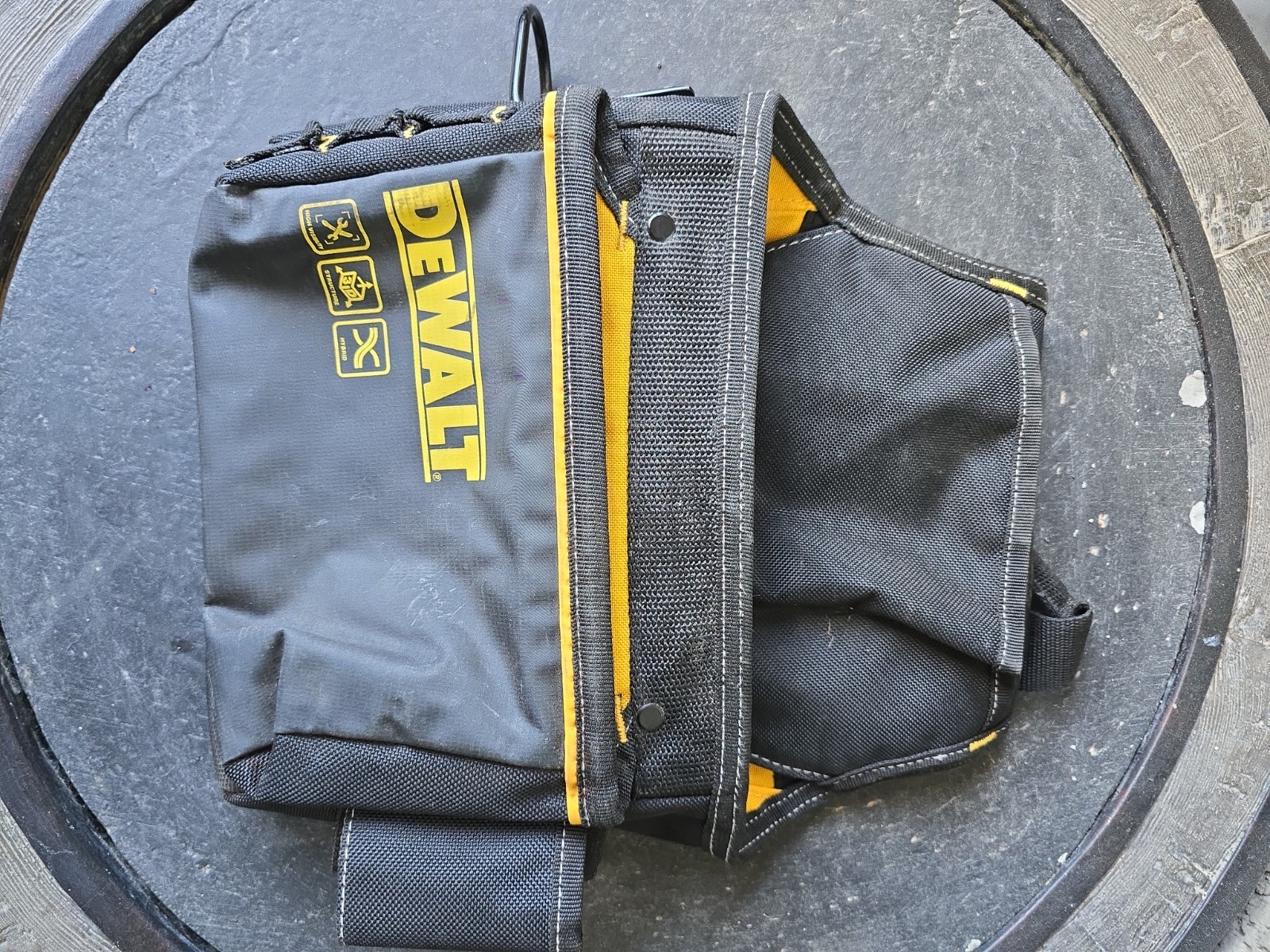 Dewalt 58g015 Graphite Tool Pouch Belt Bag Multi Pocket Organizer Worksite Used