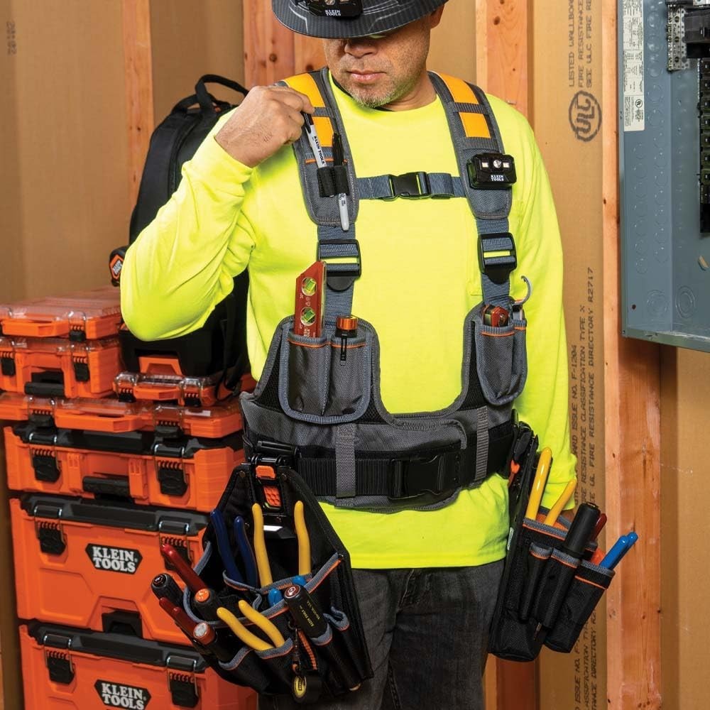 Fully Adjustable Tool Vest with Pouches – Perfect for Electricians & Carpenters