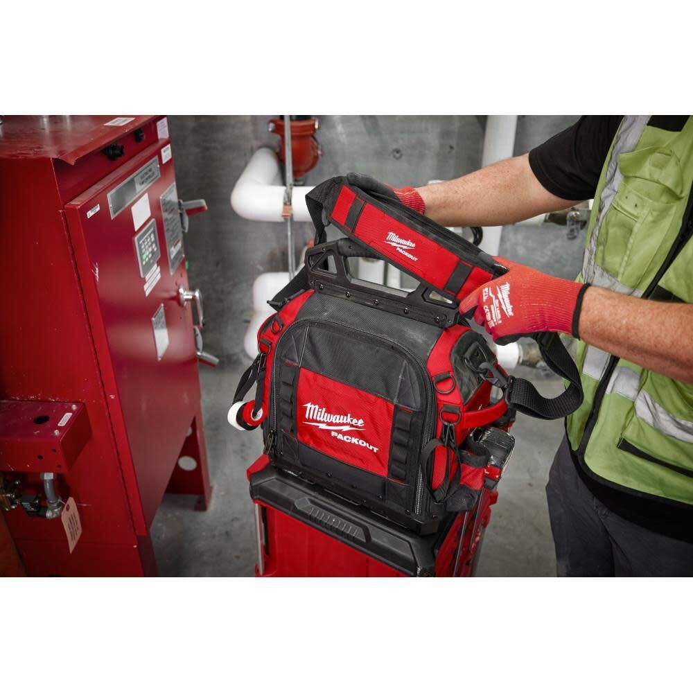 Milwaukee 48-22-8316 PACKOUT 15″ Structured Tool Bag