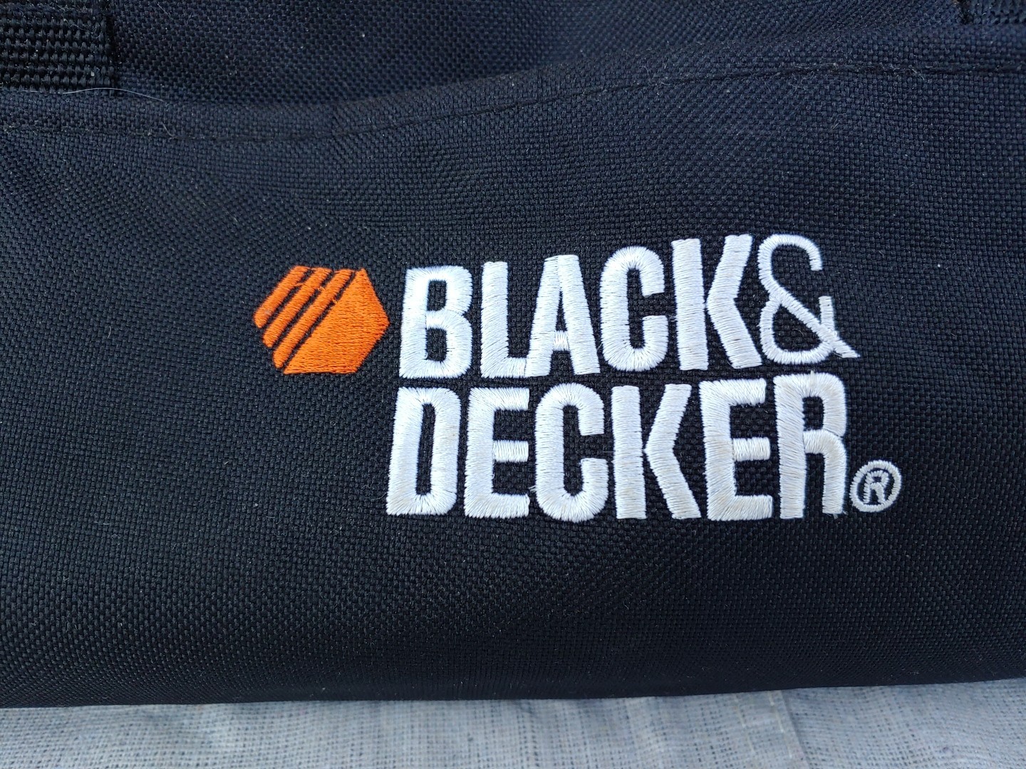 Black & Decker Vintage Tool Zip Up Travel Bag, 18” X 8” X 8.5″ Sturdy Very Good