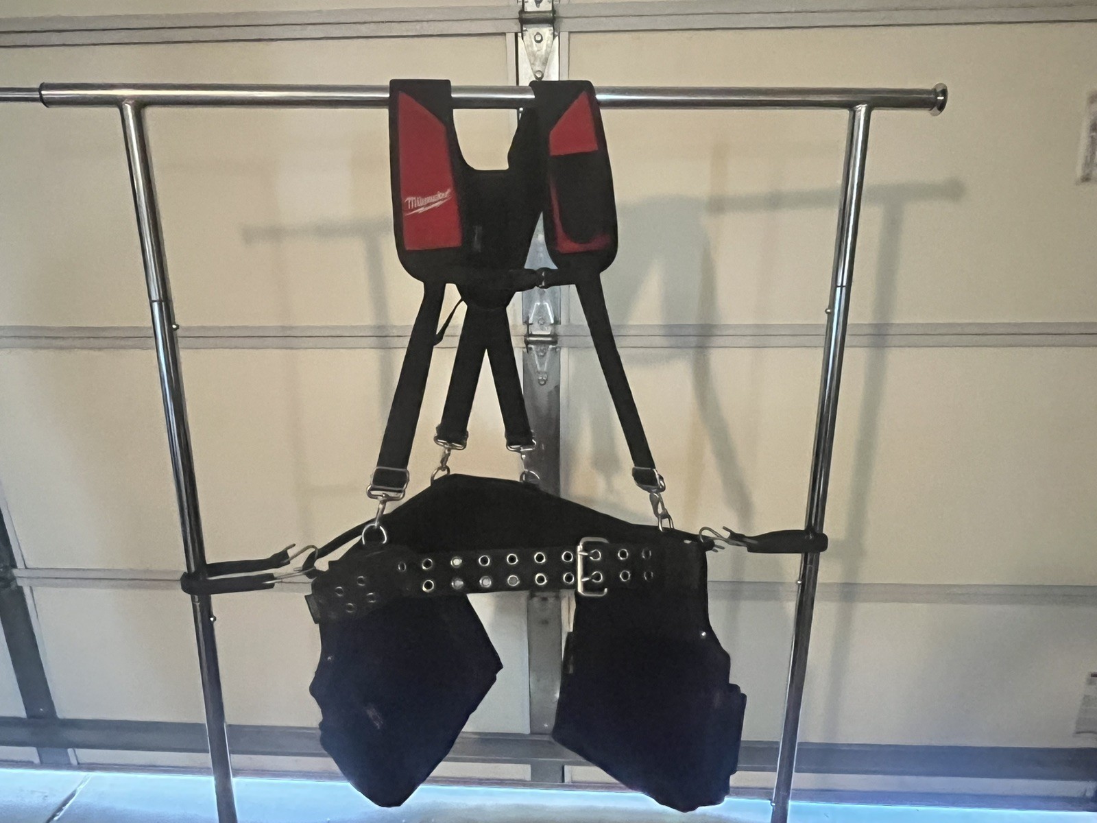 Milwaukee 48-22-8120 30 – 53-Inch 24-Pocket Suspension Rig Contractor Work Belt