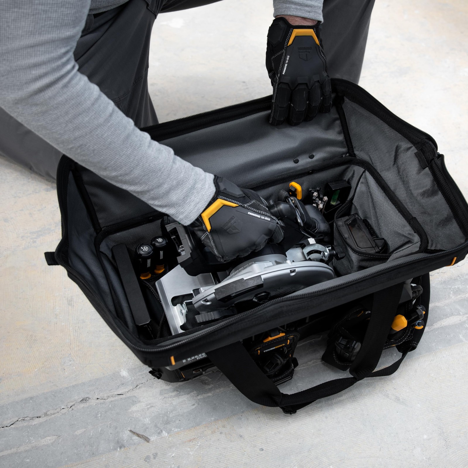 Toughbuilt – 20 Tool Bag Heavy-Duty Wide-Open Hard Body Tool