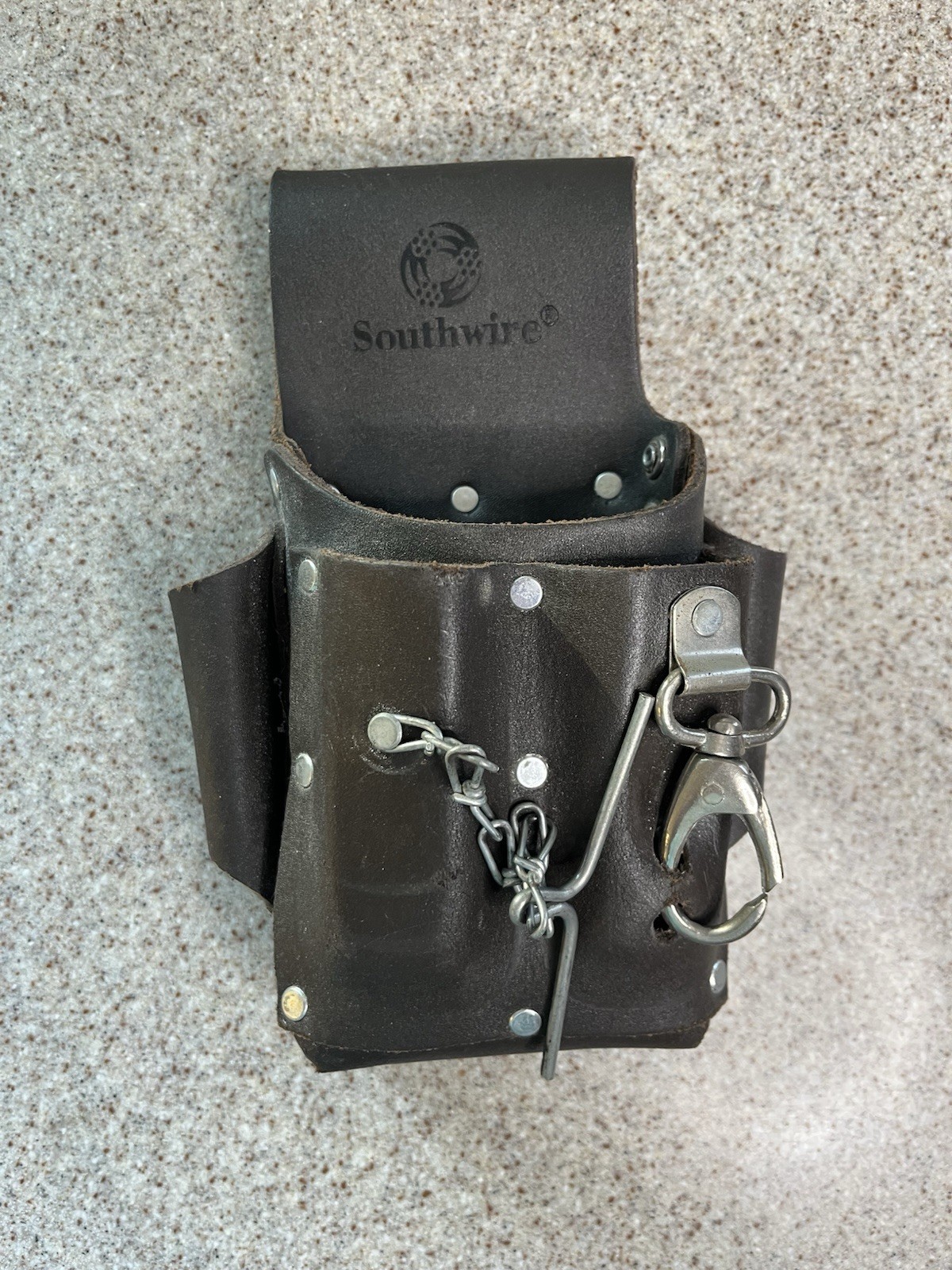 Southwire POUCH4 Leather Tool Pouch 5 Pocket Pouch + Electrical Tape Chain USED