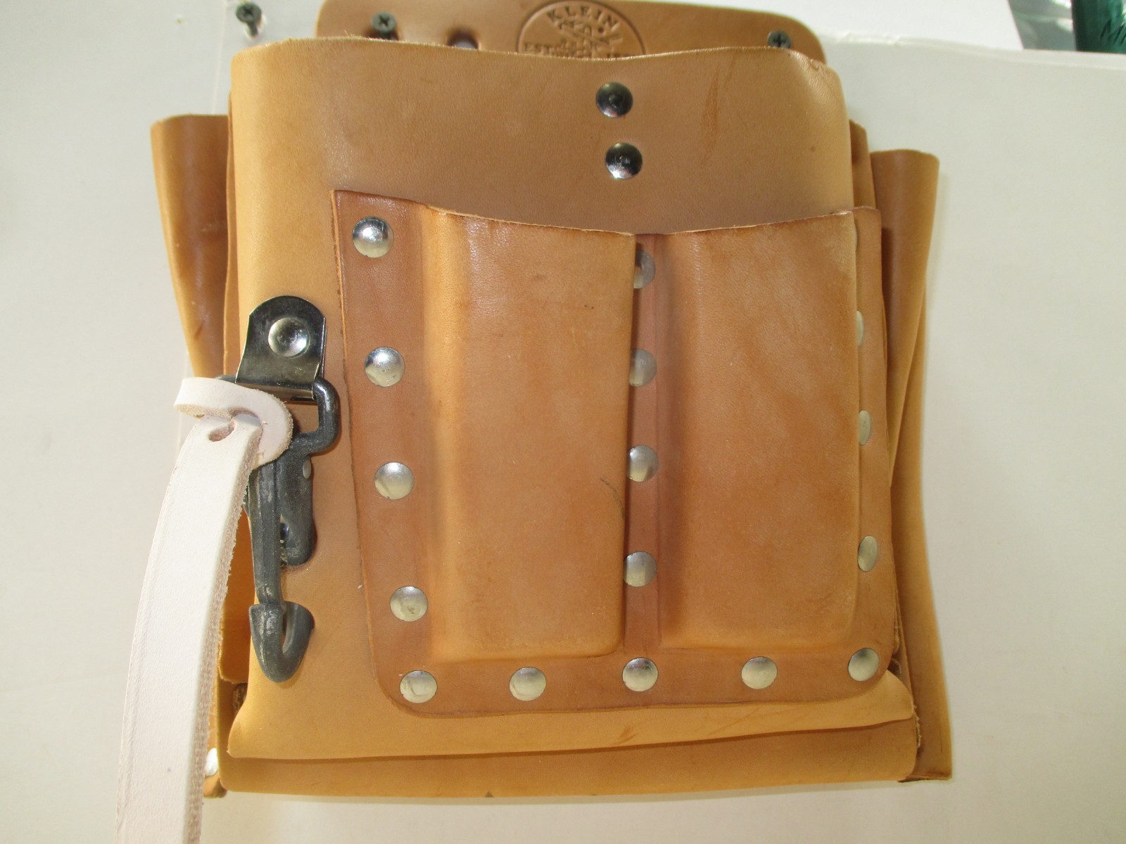 KLEIN TOOLS 5165~10-POCKET -TAN LEATHER TOOL POUCH~TAPE THONG~KNIFE SNAP~U.S.A.