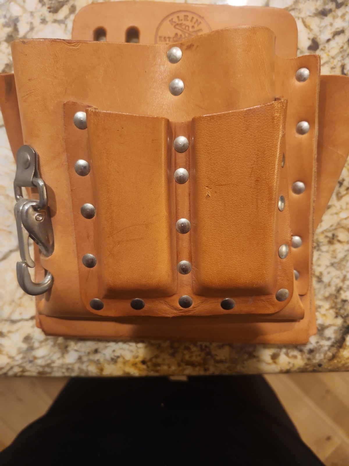 KLEIN TOOLS 5165~10-POCKET -TAN LEATHER TOOL POUCH, W/ Husky Belt Pouch