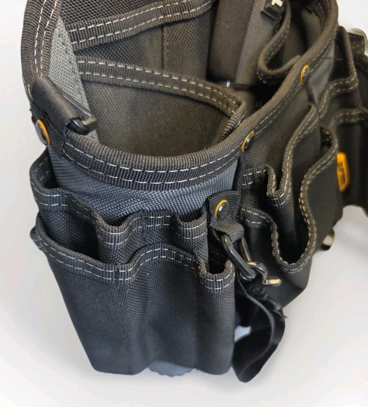 TOUGHBUILT TOU-CT-106A Service Pouch with Shoulder Strap