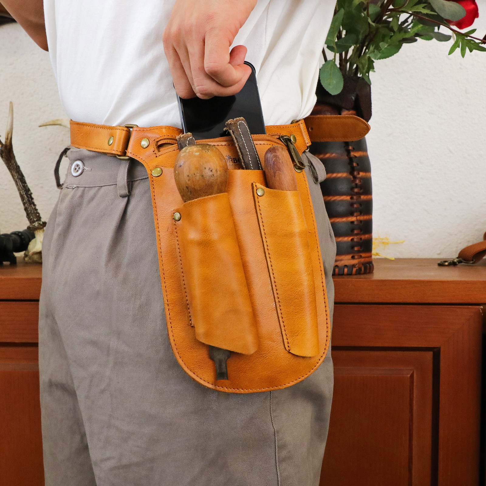 TOURBON Leather Gardening Tools Belt Florist Holder Bag Utility Pouch Phone Case
