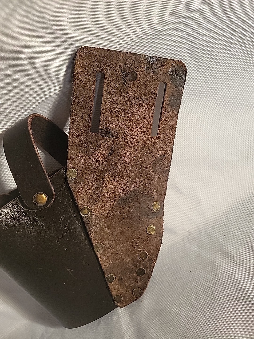 TOP GRAIN COWHIDE Leather Tool Pouch/ Rilfe Holster Brass Plated Buttons?