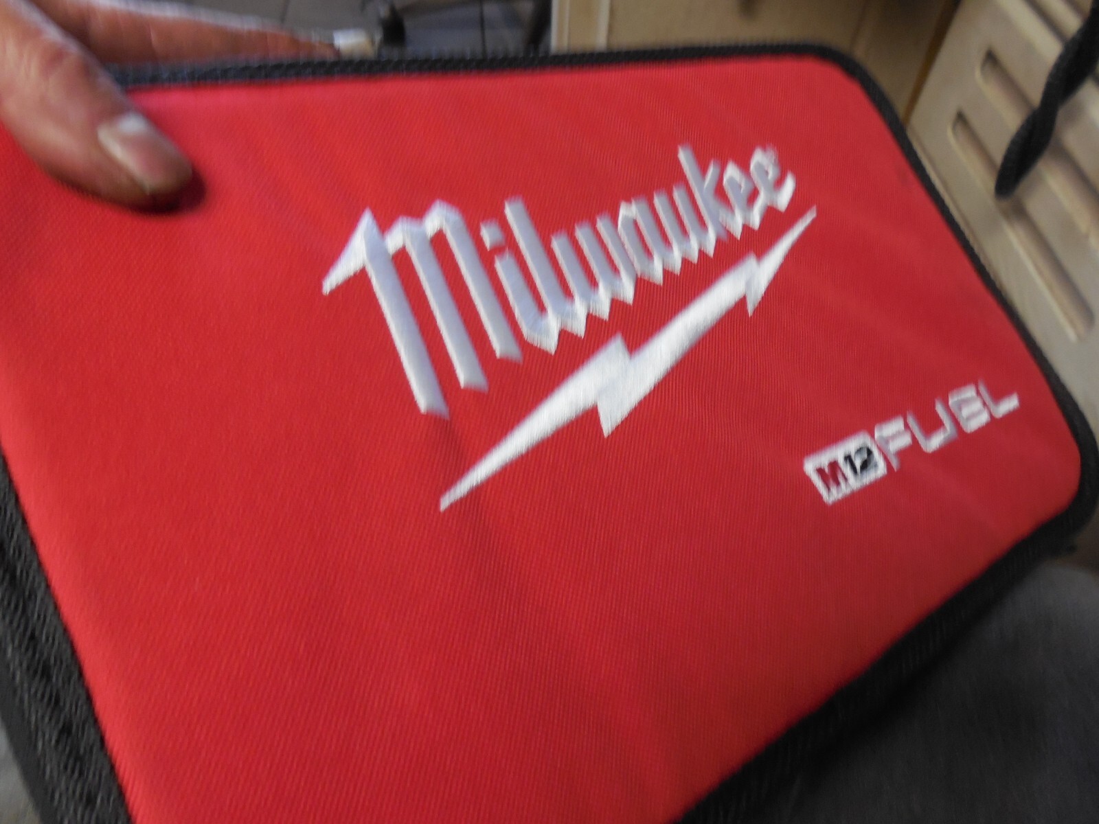 Milwaukee Fuel 13″ M12 Contractor Tool Bag Battery Chargers 48-59-2401 903210004