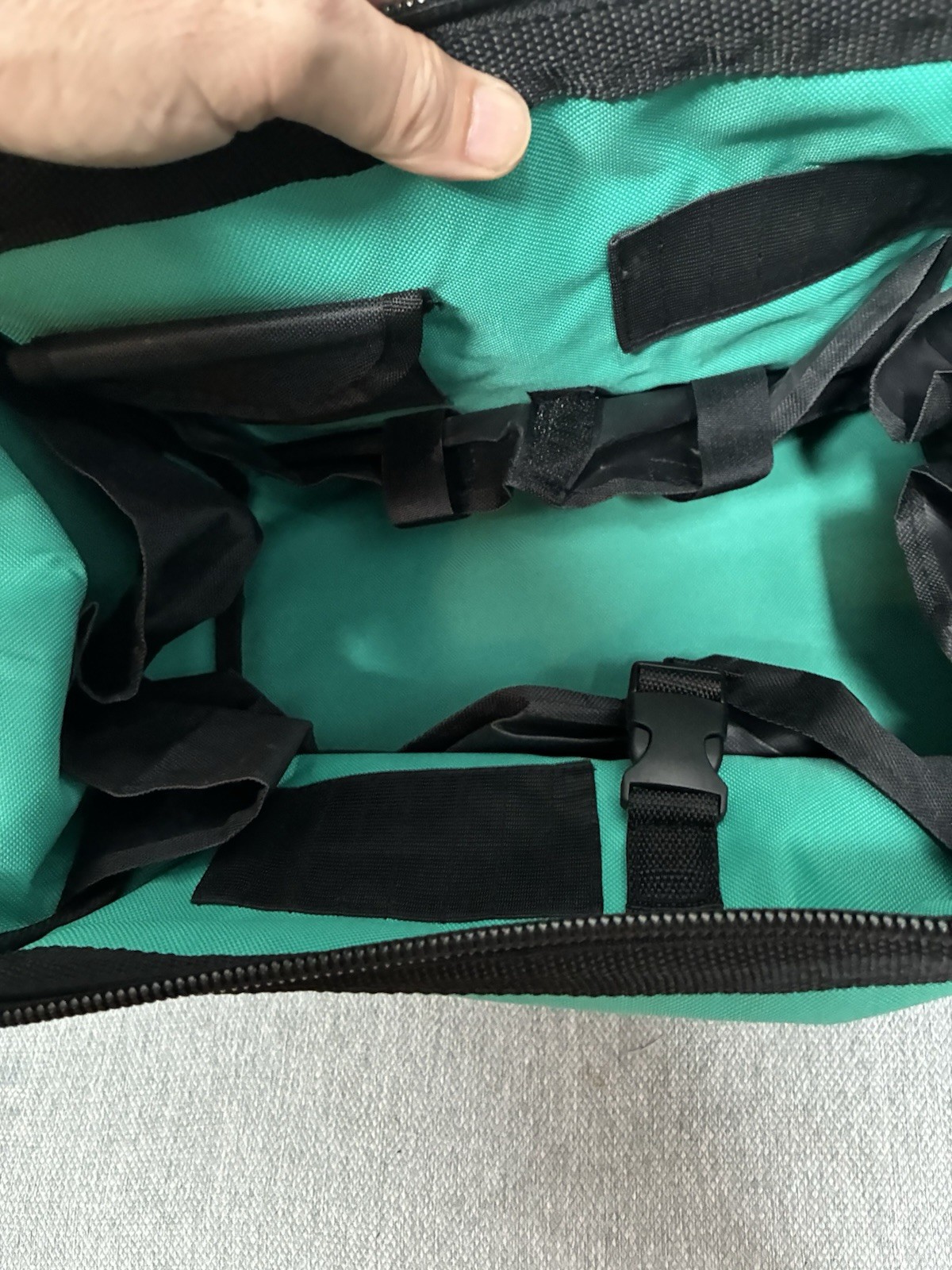 Makita 831253-8 Contractor Tool Bag, 14″X11»X9» Unused