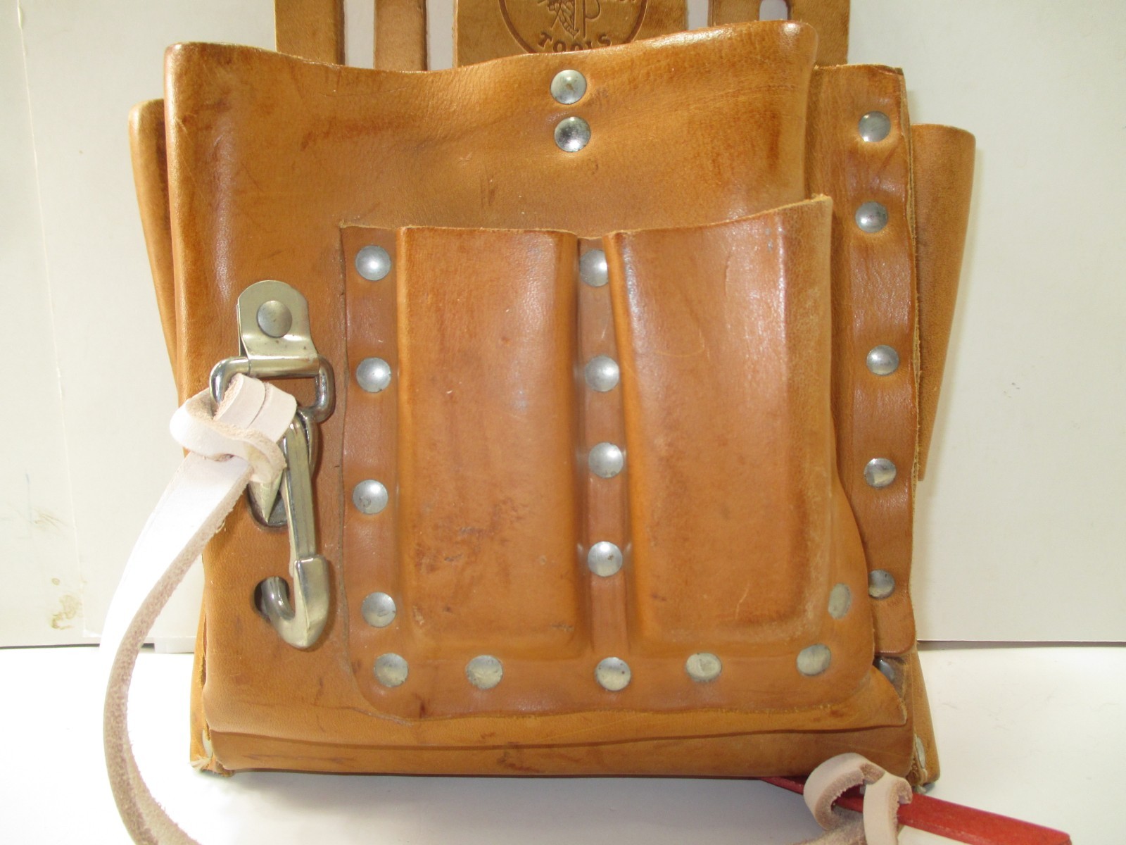 KLEIN TOOLS 5165~10-POCKET -TAN LEATHER TOOL POUCH~KNIFE SNAP~TAPE THONG~U.S.A.
