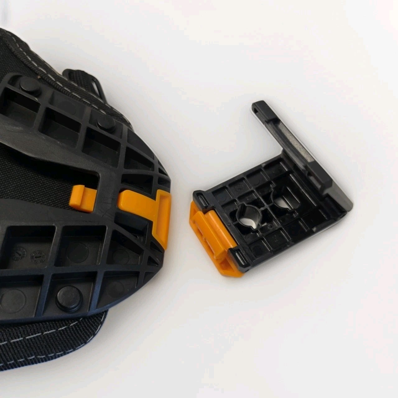 TOUGHBUILT TOU-CT-106A Service Pouch with Shoulder Strap