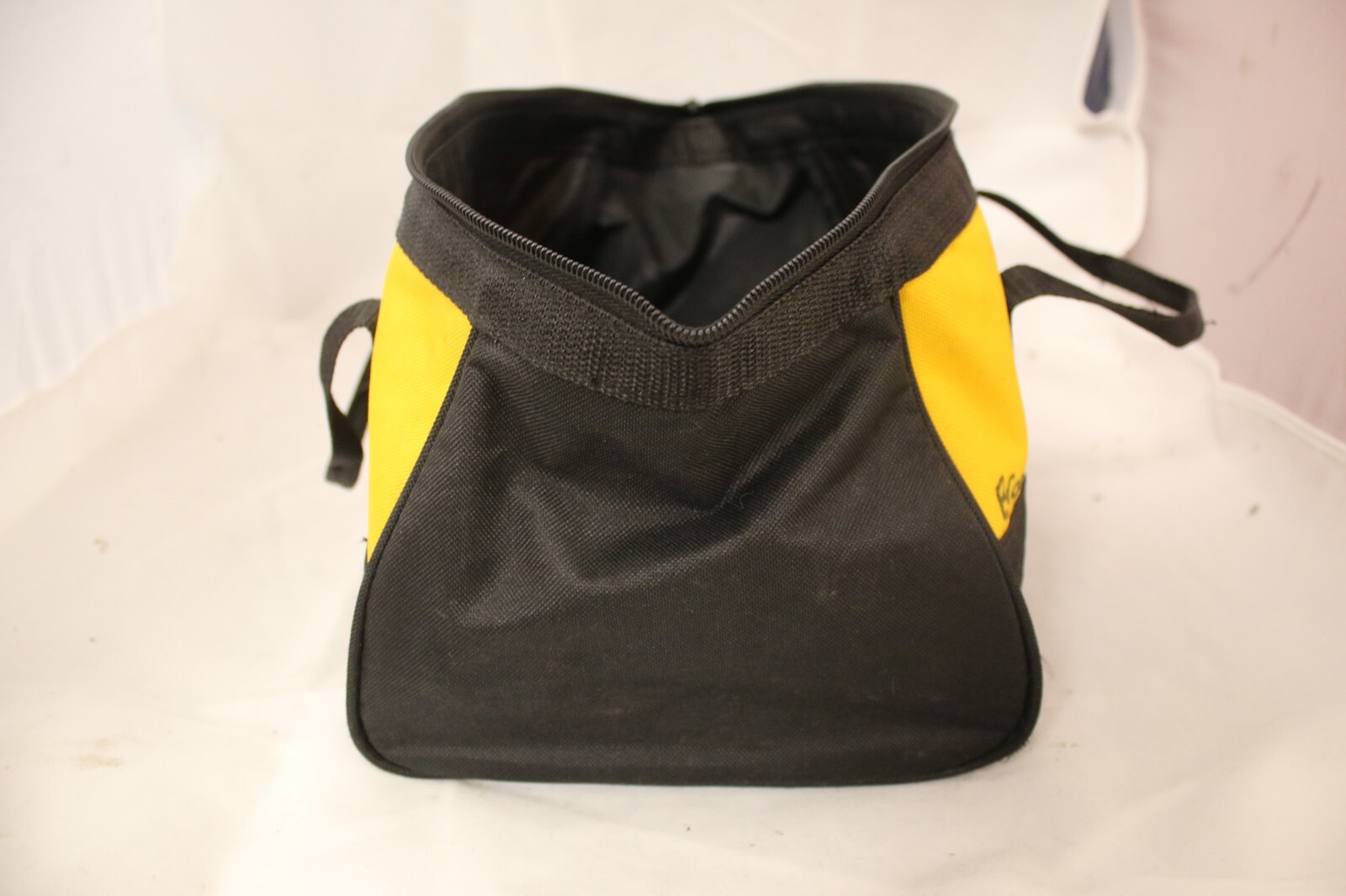 DEWALT TOOL BAG , approx. L 13″ x W 8″ x H 8″