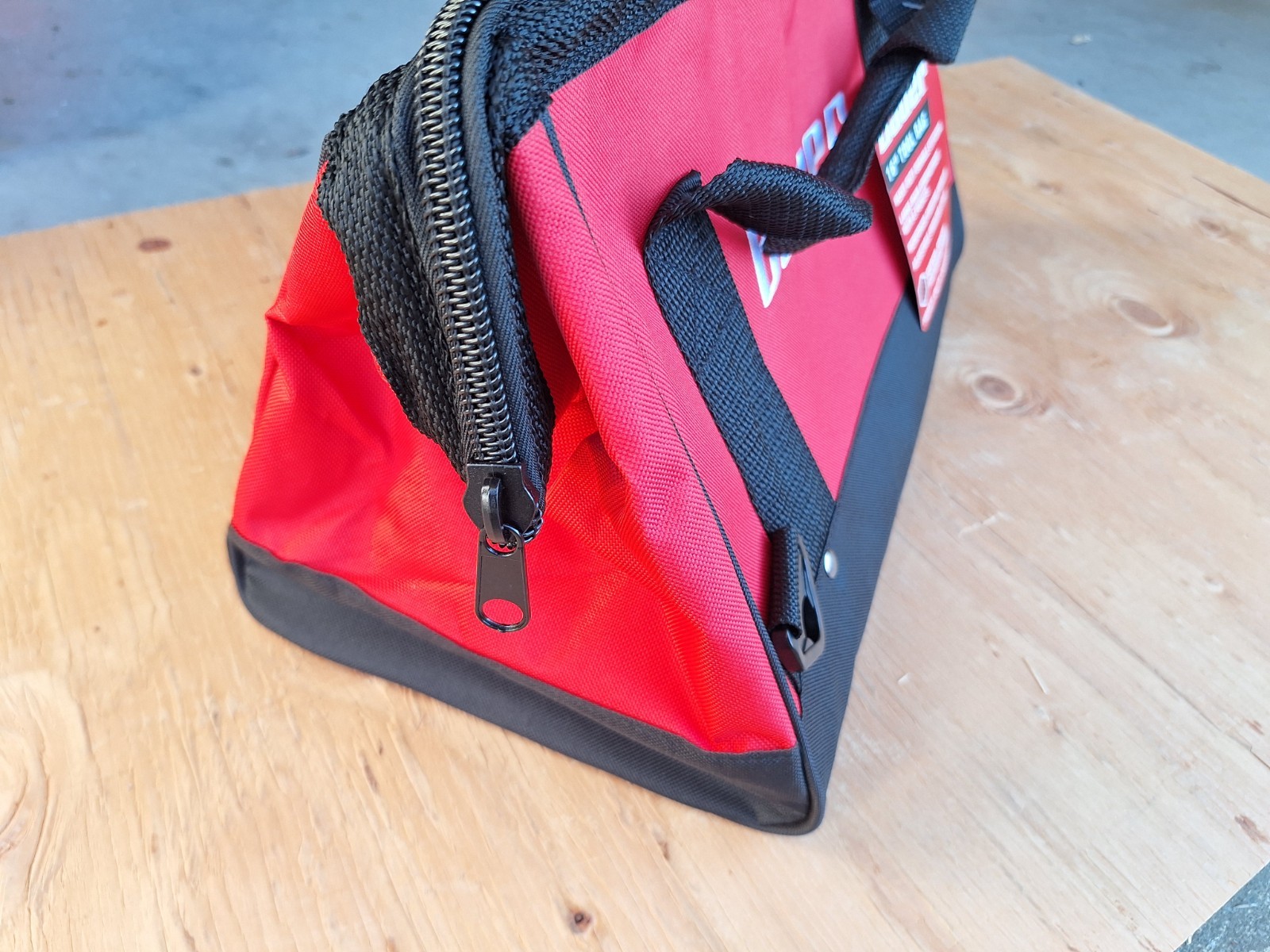 New Bauer 16 In. Tool Bag With 6 Pockets Heavy duty with shoulder strap