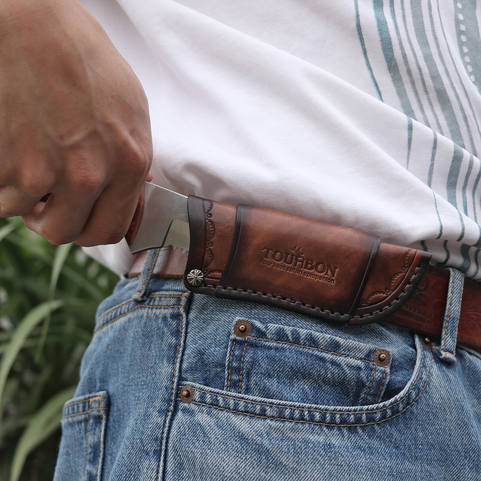 Leather Knife Sheath for Fixed Blade Knives – Belt-Mounted Storage Pocket Case