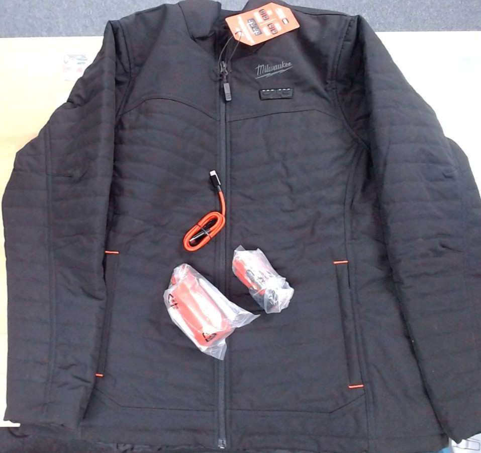Milwaukee F102B-21L Women’s Heated Black AXIS LARGE Jacket Kit