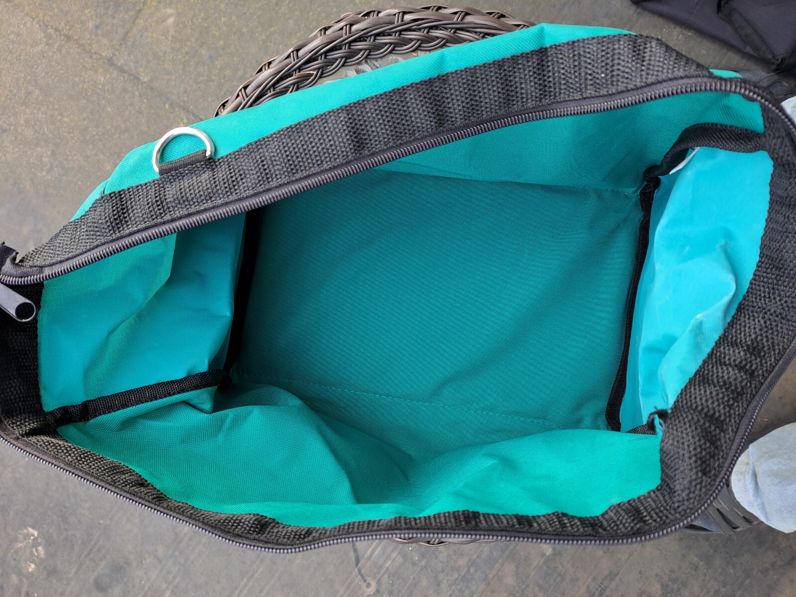 Makita 14″x 9″ x 11″ Tool Bag/Case 8 Pockets Fr 18V Drill, Saw 18 Volt Strap