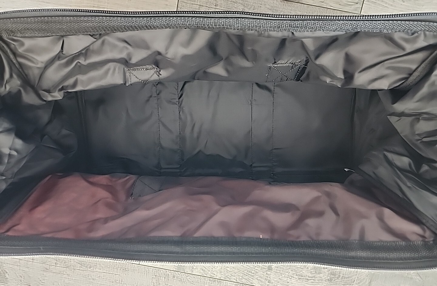 RIDGID 22” X 11″ X 12″ Large Heavy Duty Tool Bag with 6 Exterior Pockets