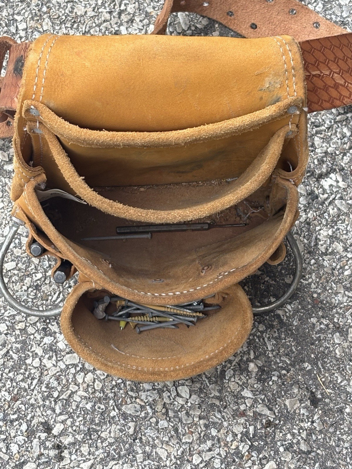 McGuire Nicholas Leather Carpenter Tool Pouch Nail Bag Belt Heavy Duty/ Belt