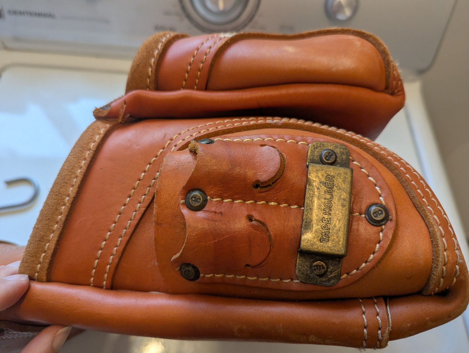 CLC Signature SeriesLeather 10 PKT Tool Bag