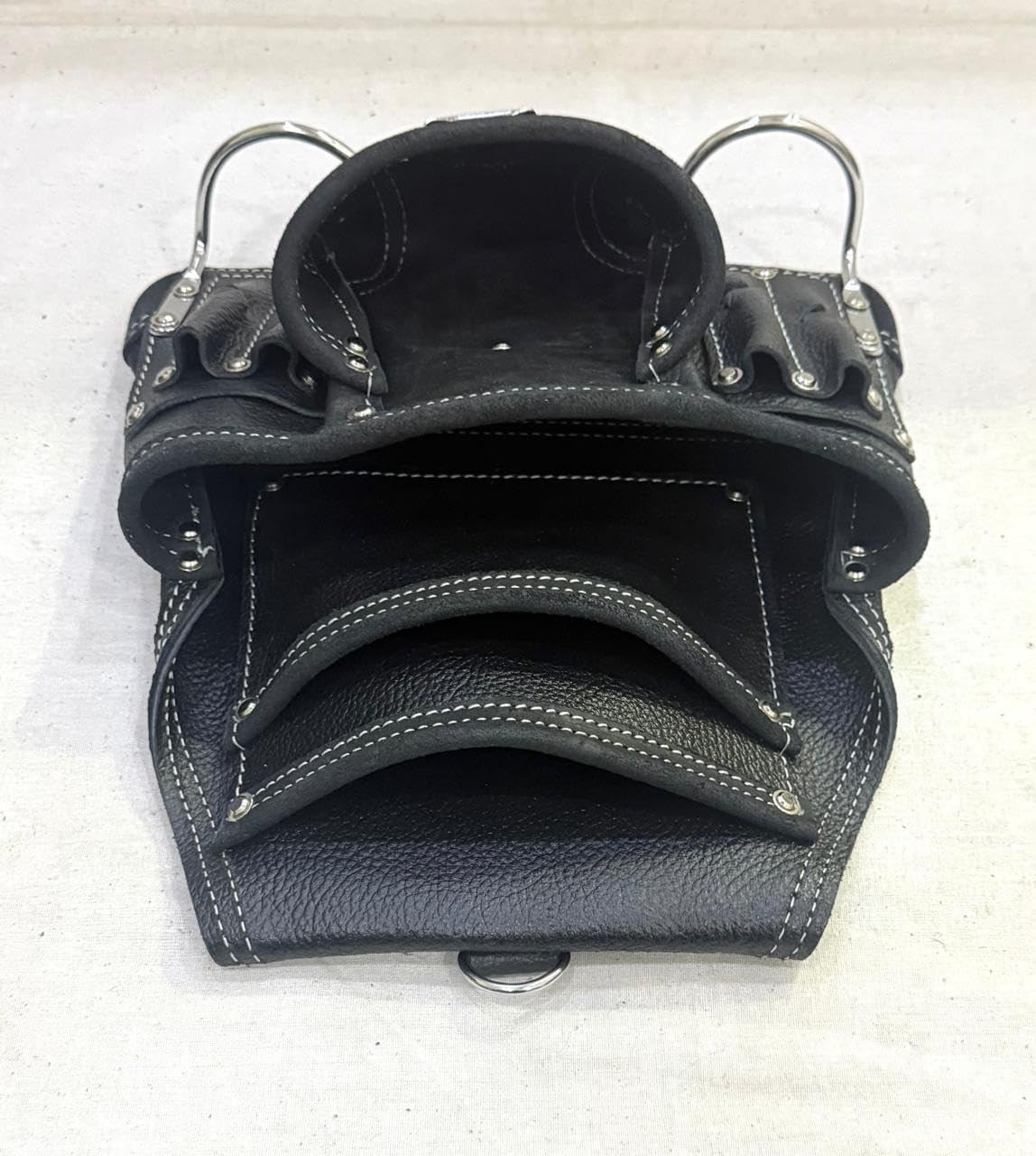 20-526 10 Pocket Rigger Heavy Duty Leather Tool Bag, Textured Black