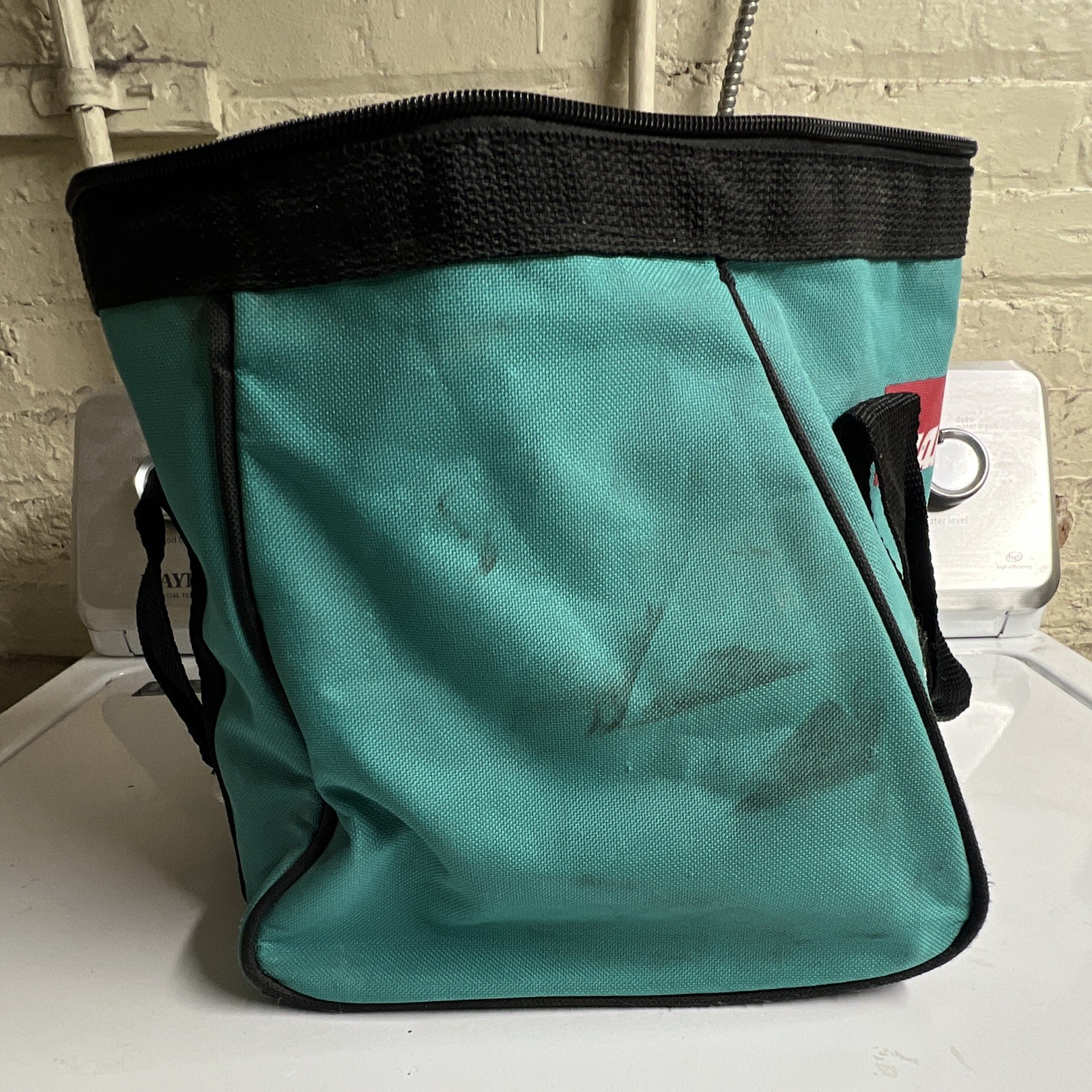Makita Fabric Tool Bag Teal/Black w/ Handle, Zipper Closure, Single Item