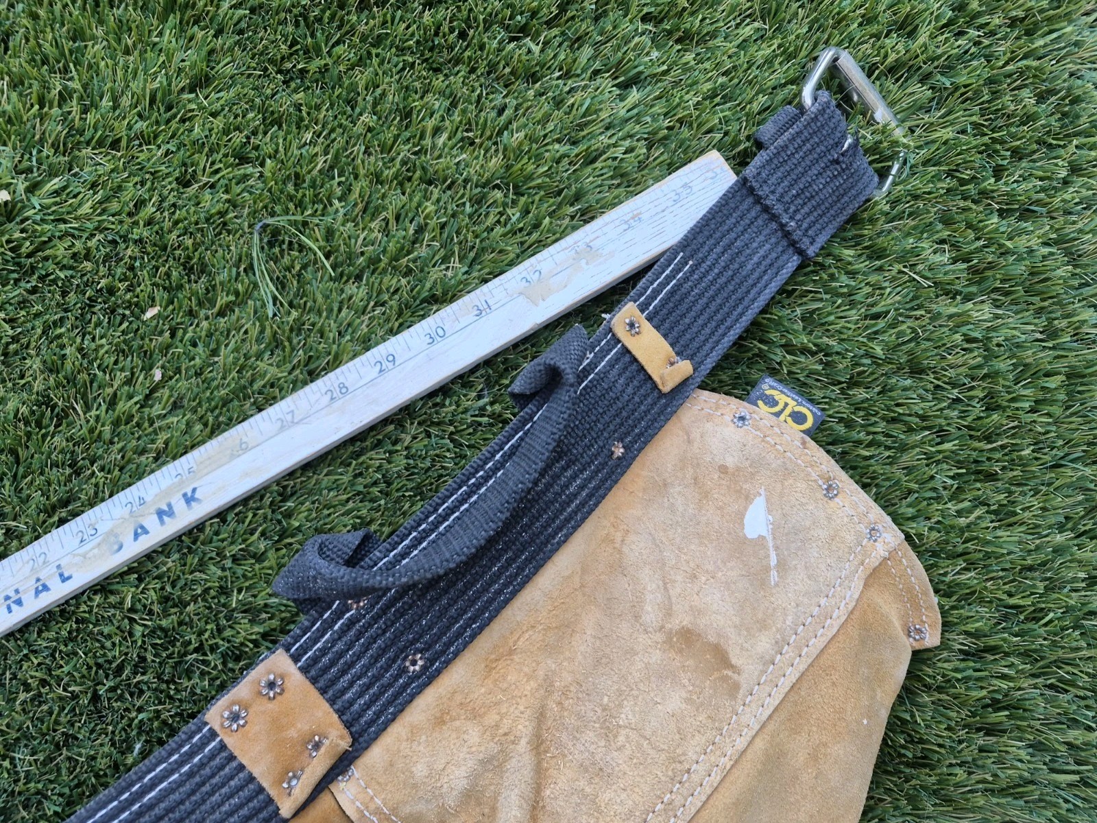 Husky CLC Custom Leathercraft Suede Tool Belt Pouch Work Gear