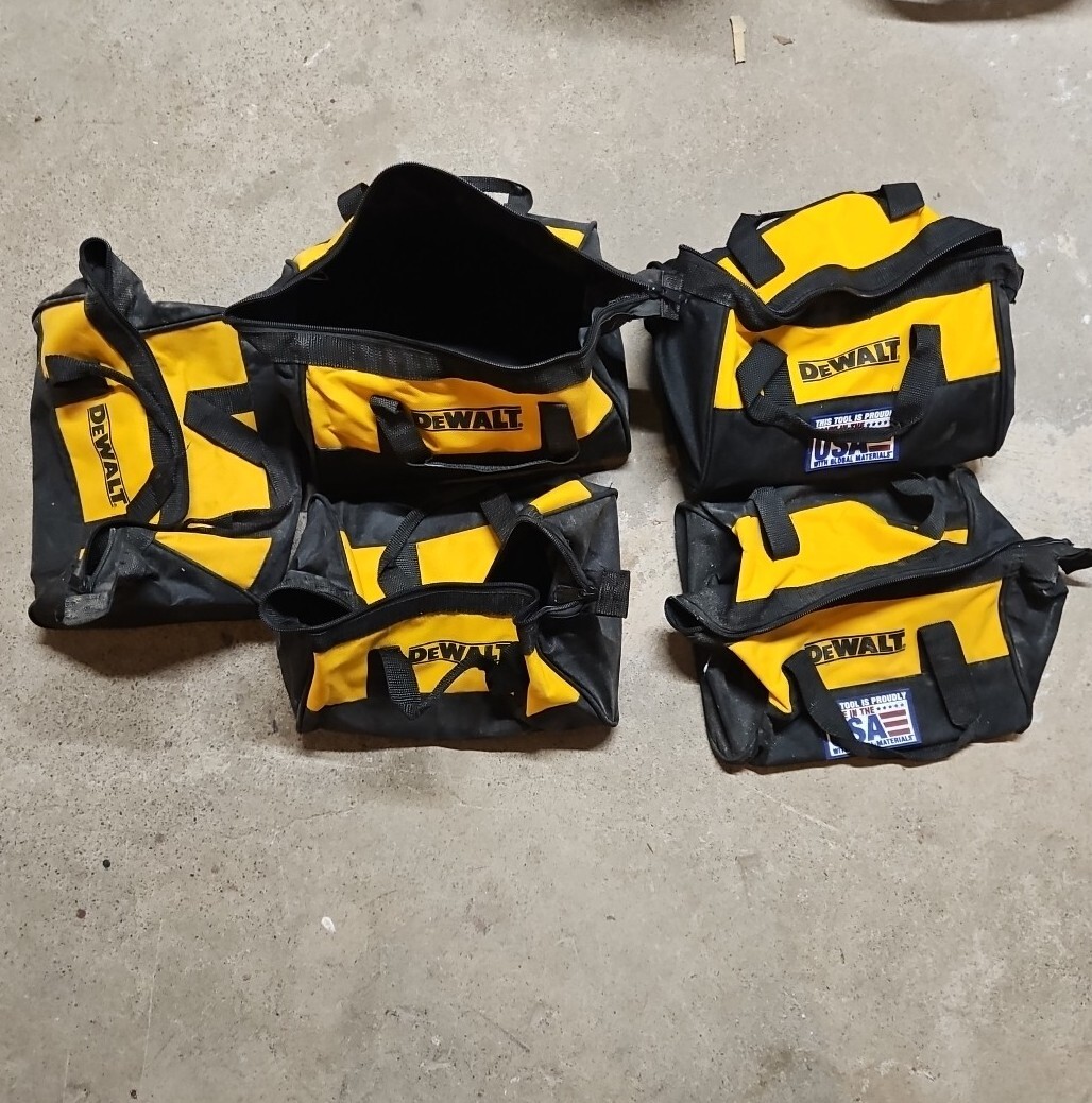Dewalt Tool Bag – Medium 11 Inches
