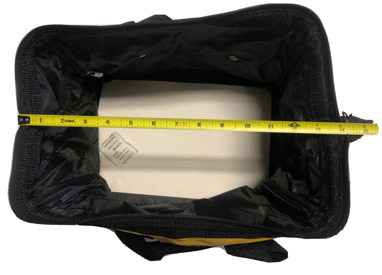 NEW DEWALT 13″ X 10″ X 9″ Heavy Duty Nylon Medium Tool Bag w/ 6 Pockets + Skids