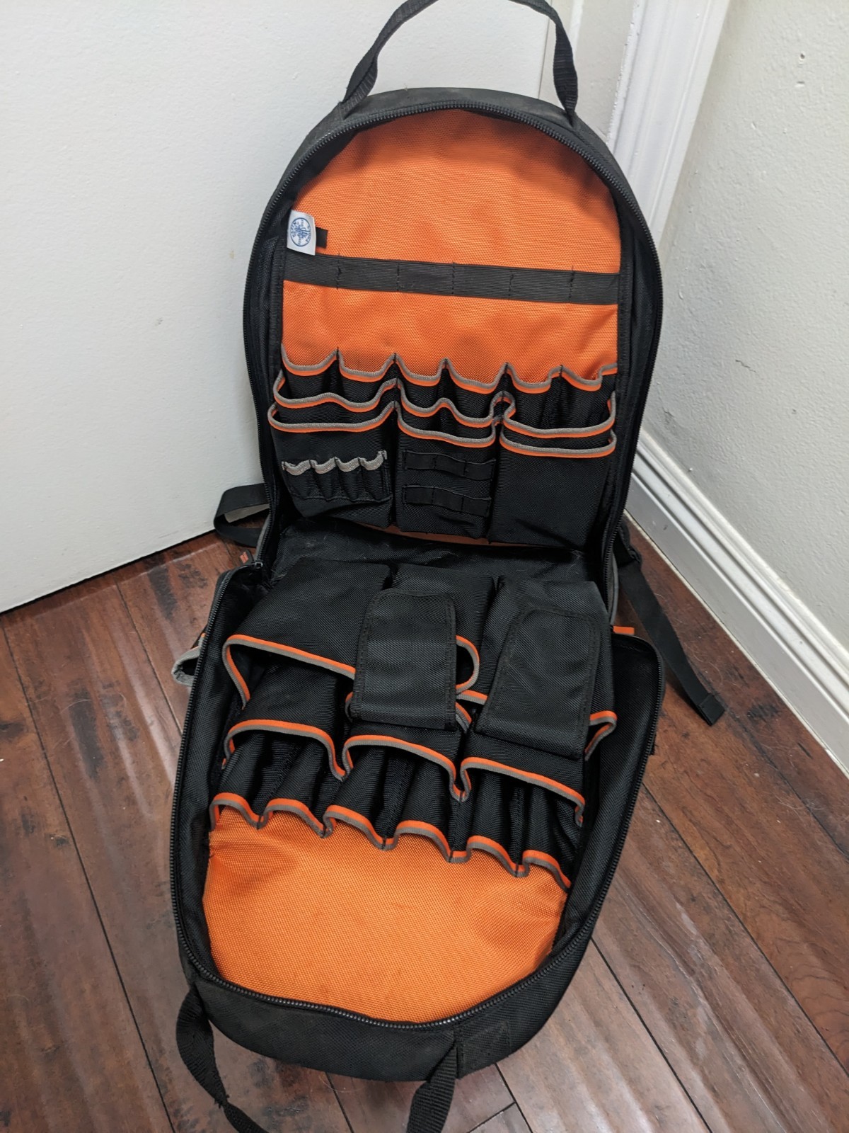 Klein Tools Backpack Tradesman Pro Multi Pockets Zippered Orange Black bag *NICE