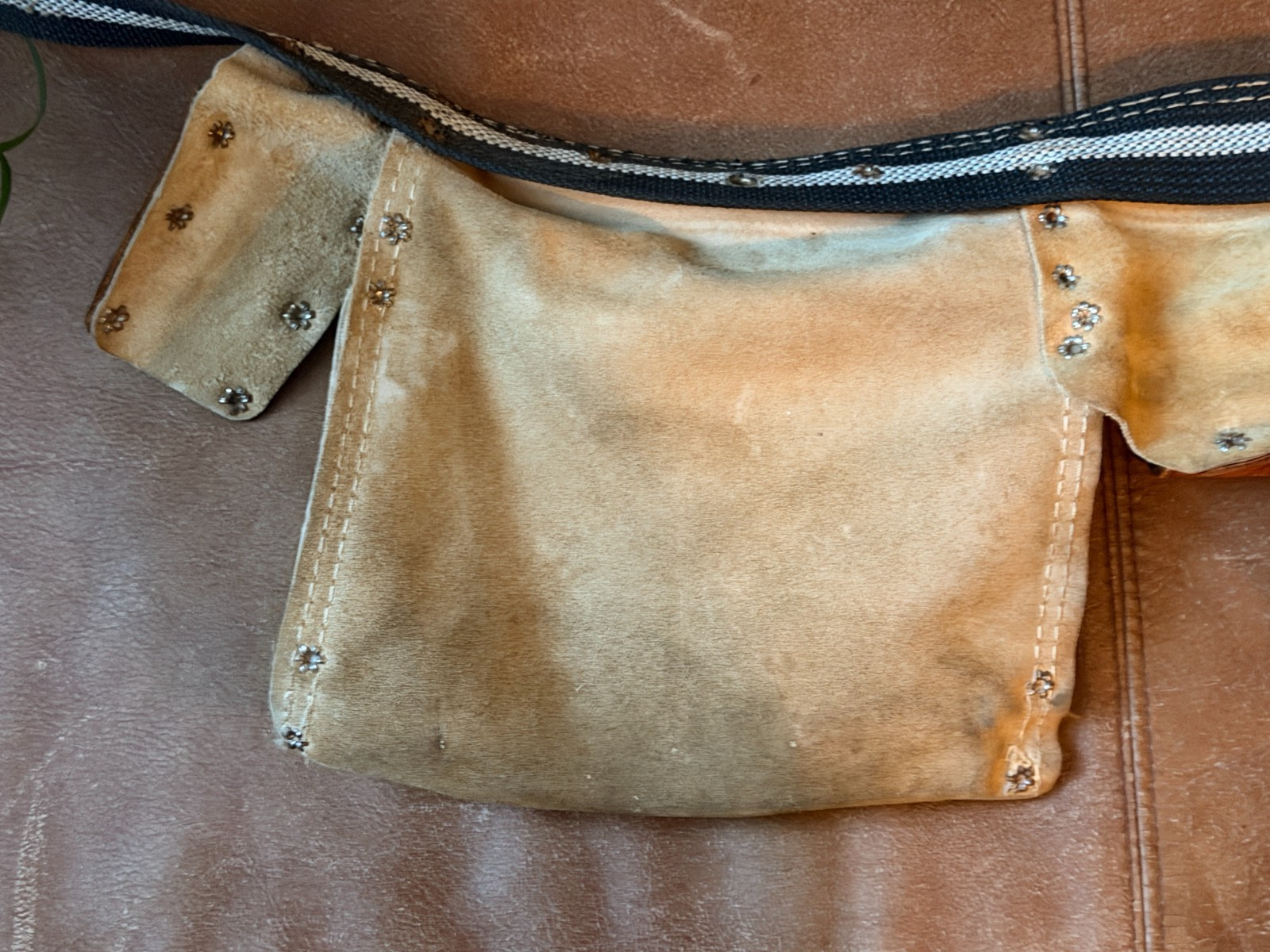 Rooster Products Suede Leather Carpenter Pro Tool Pouch Belt R-499-2 Hammer Nail