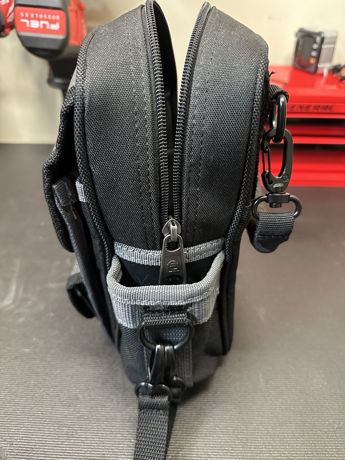 VETO PRO PAC Tech Series Nylon Tool Pouch w/ Handle, Black/Gray. Model: MB