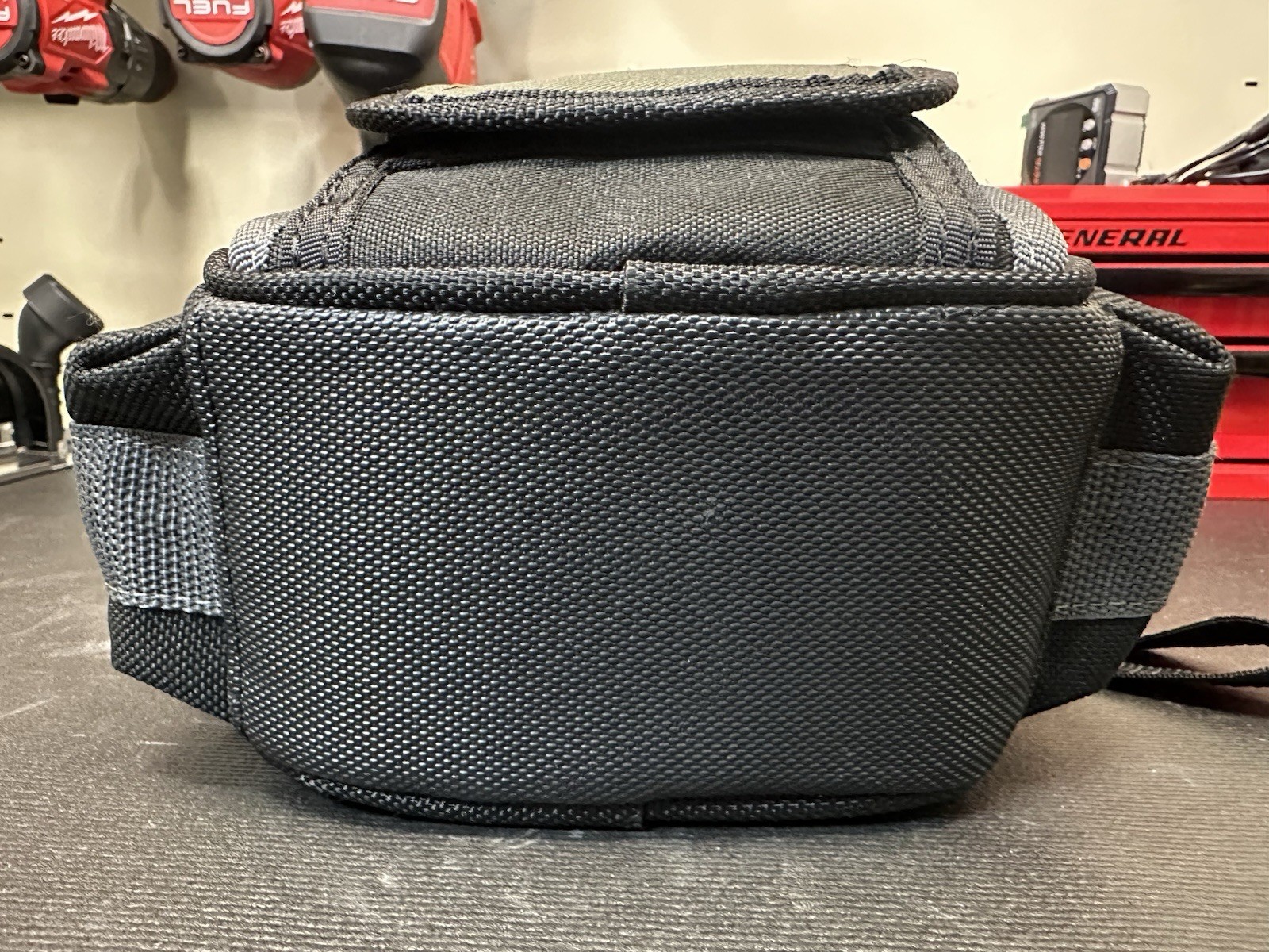 VETO PRO PAC Tech Series Nylon Tool Pouch w/ Handle, Black/Gray. Model: MB