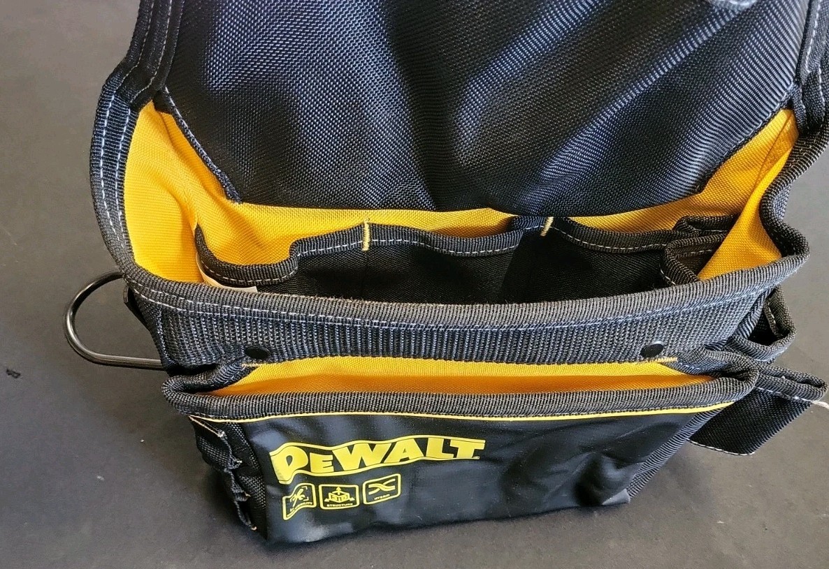 DEWALT Professional Tool Pouch 12 Pockets W/Belt DWST540101