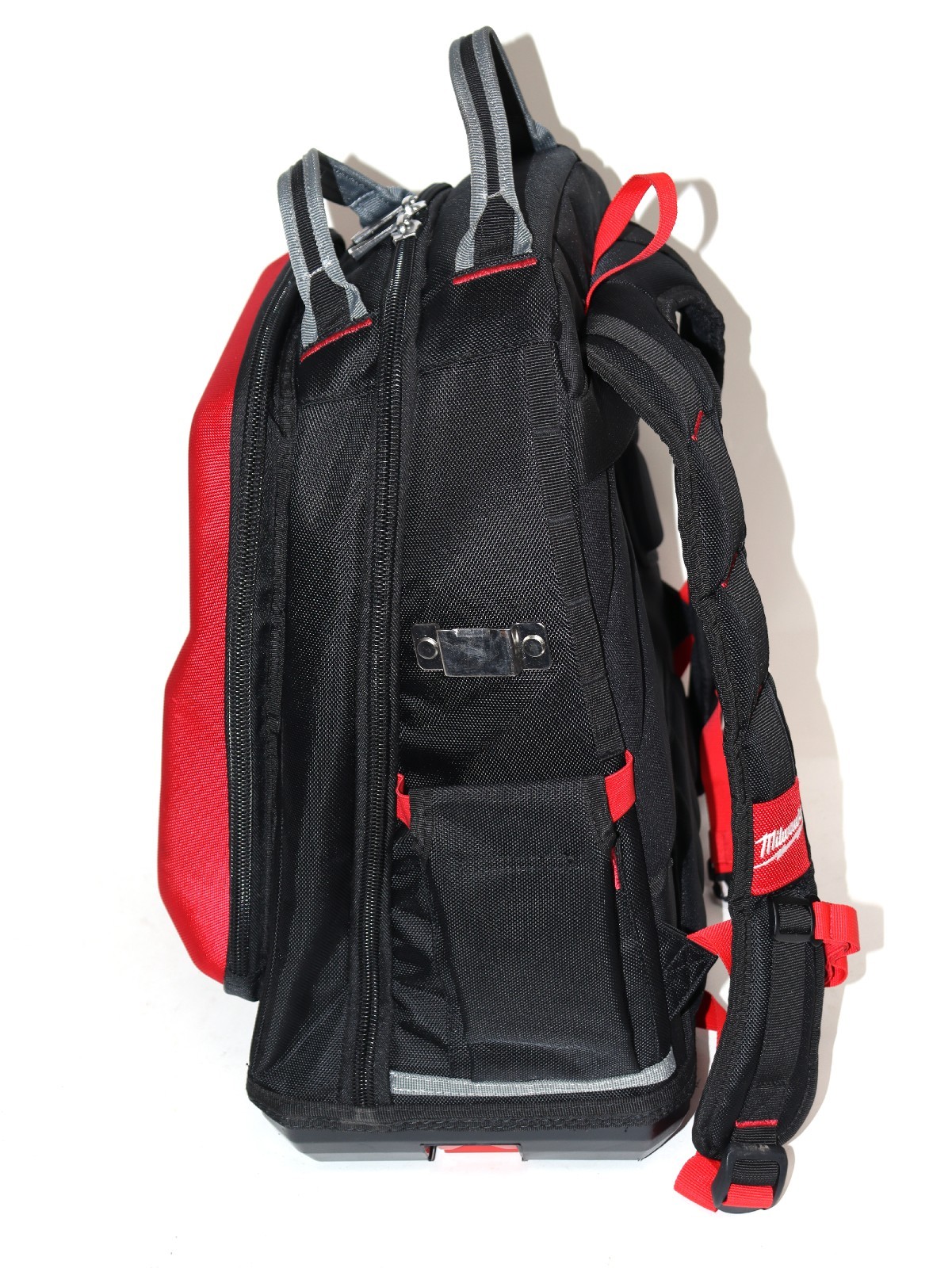 Milwaukee PACKOUT 48-22-8301 48-Pocket Tear-Resistant Packout Modular Backpack