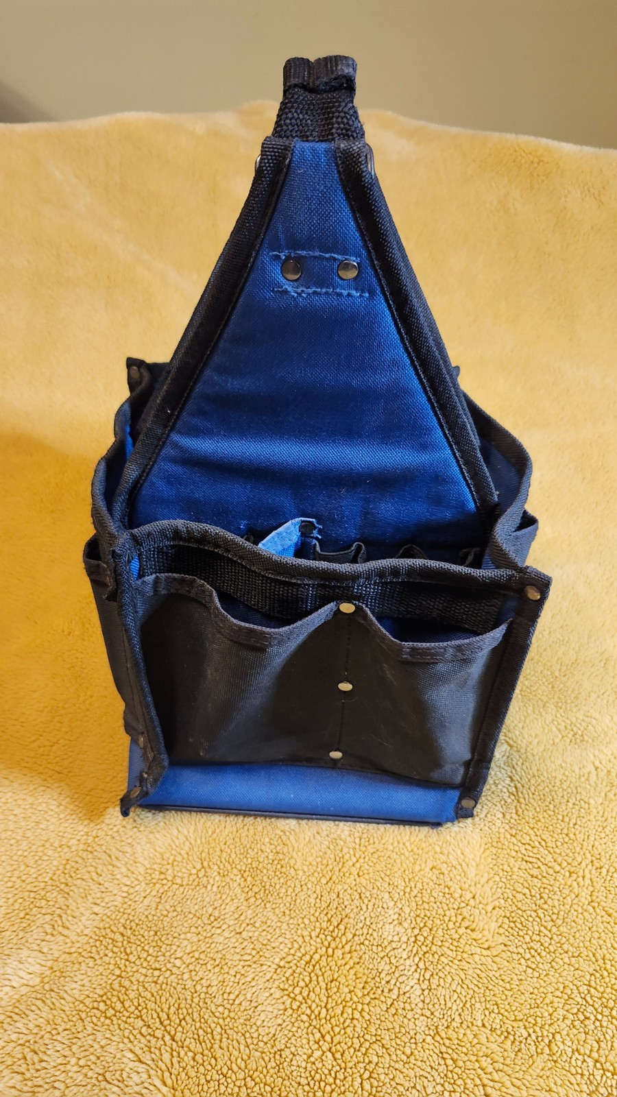 used IDEAL Electrical 35-441 Master Electrician’s Tote Tool Bag – Black/Blue